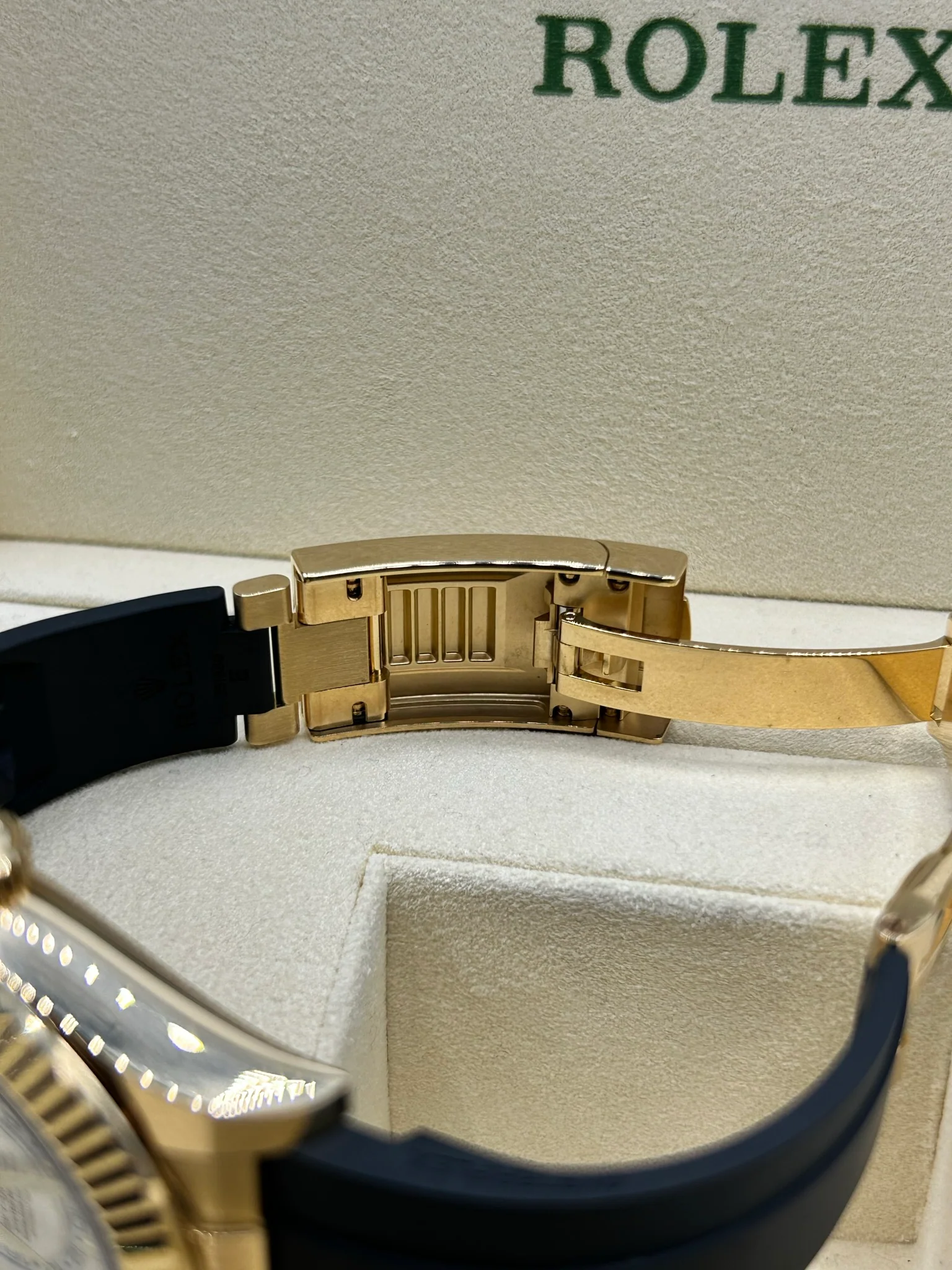 Rolex Sky-Dweller White Oysterflex 326238 - Image 10