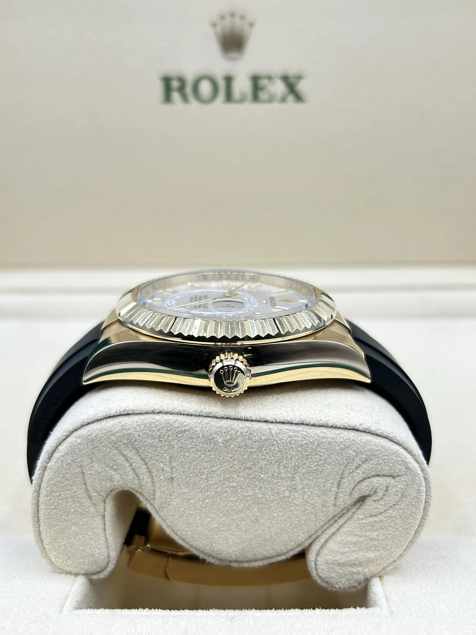 Rolex Sky-Dweller White Oysterflex 326238 - Image 4