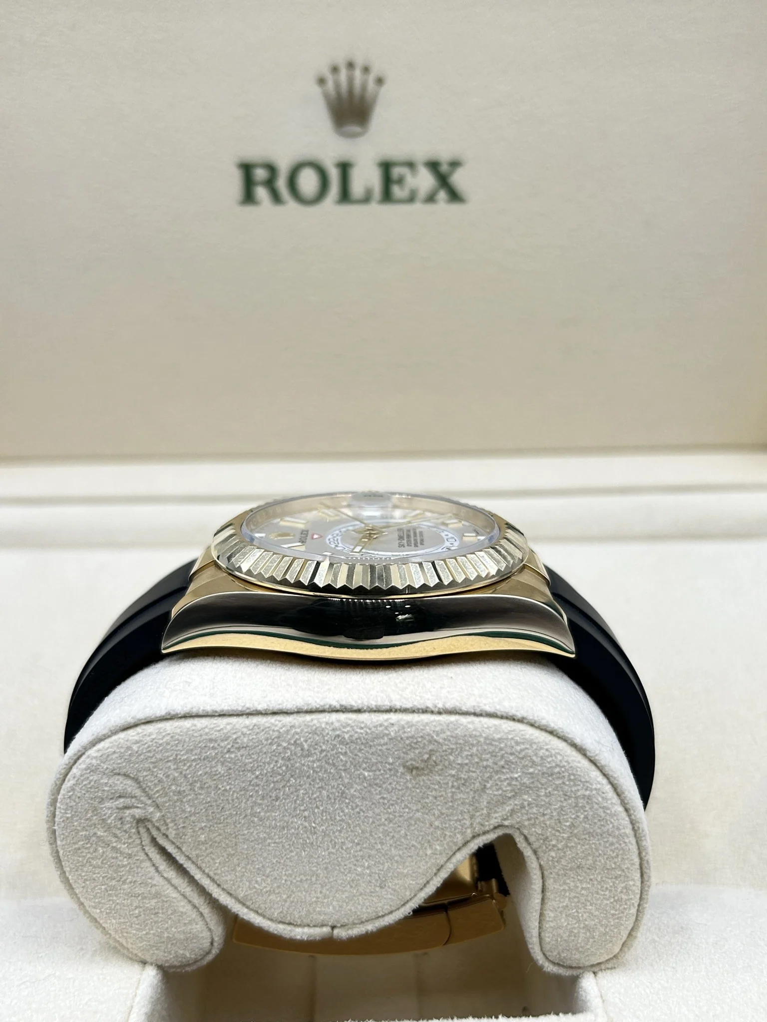 Rolex Sky-Dweller White Oysterflex 326238 - Image 5
