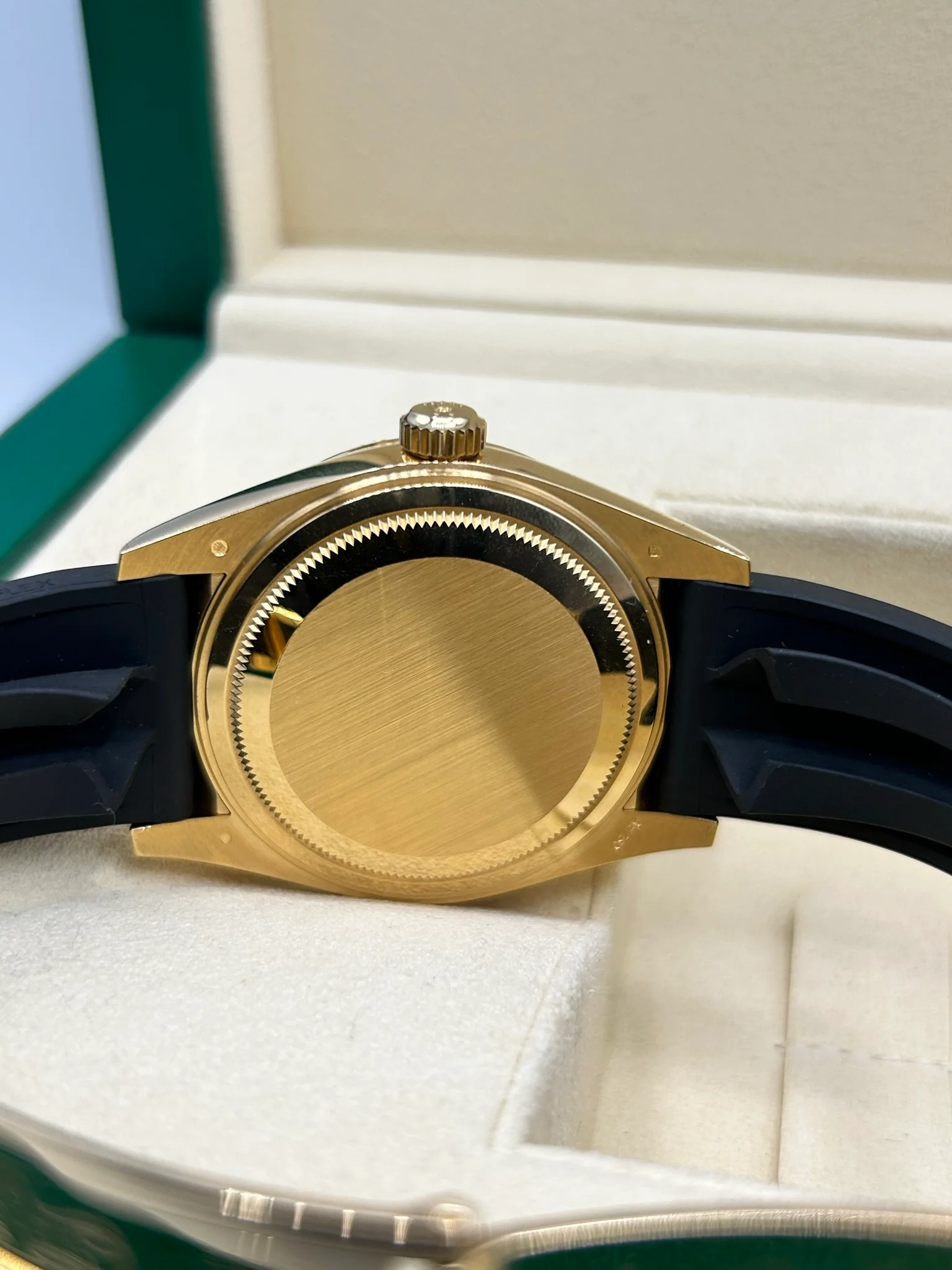 Rolex Sky-Dweller White Oysterflex 326238 - Image 9