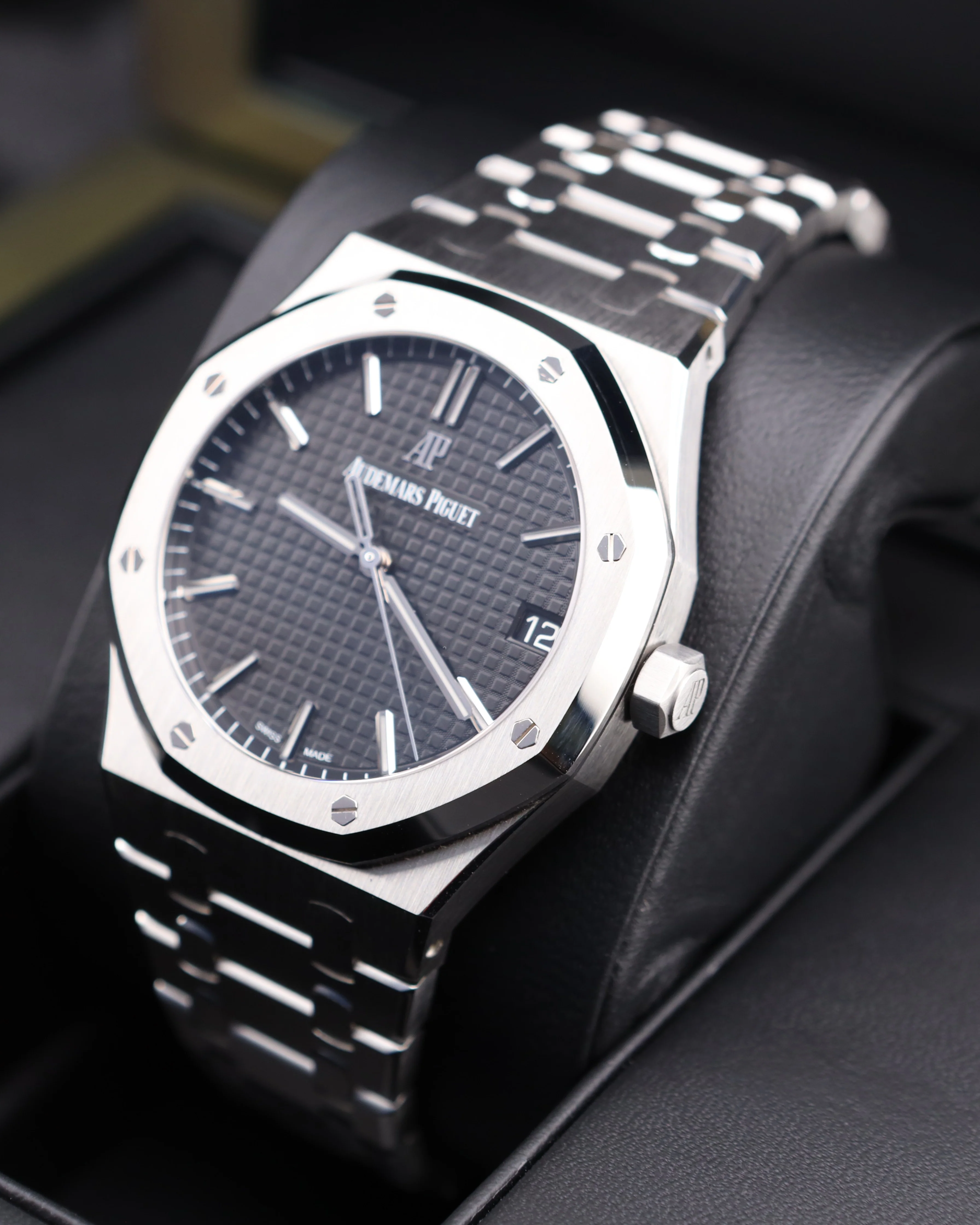 Audemars Piguet Royal Oak 15500ST Black Dial Exhibition Caseback - Image 3