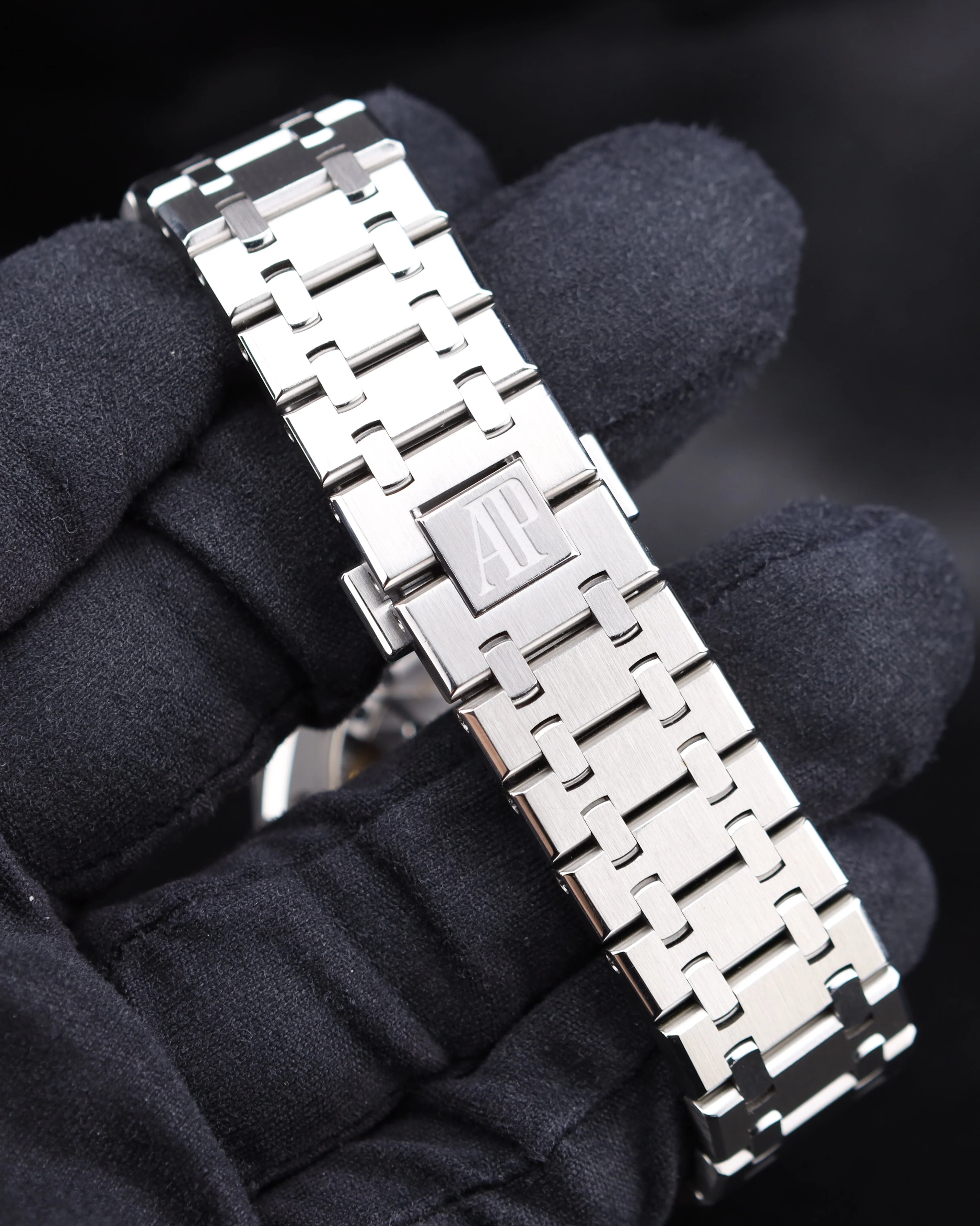 Audemars Piguet Royal Oak 15500ST Black Dial Exhibition Caseback - Image 9