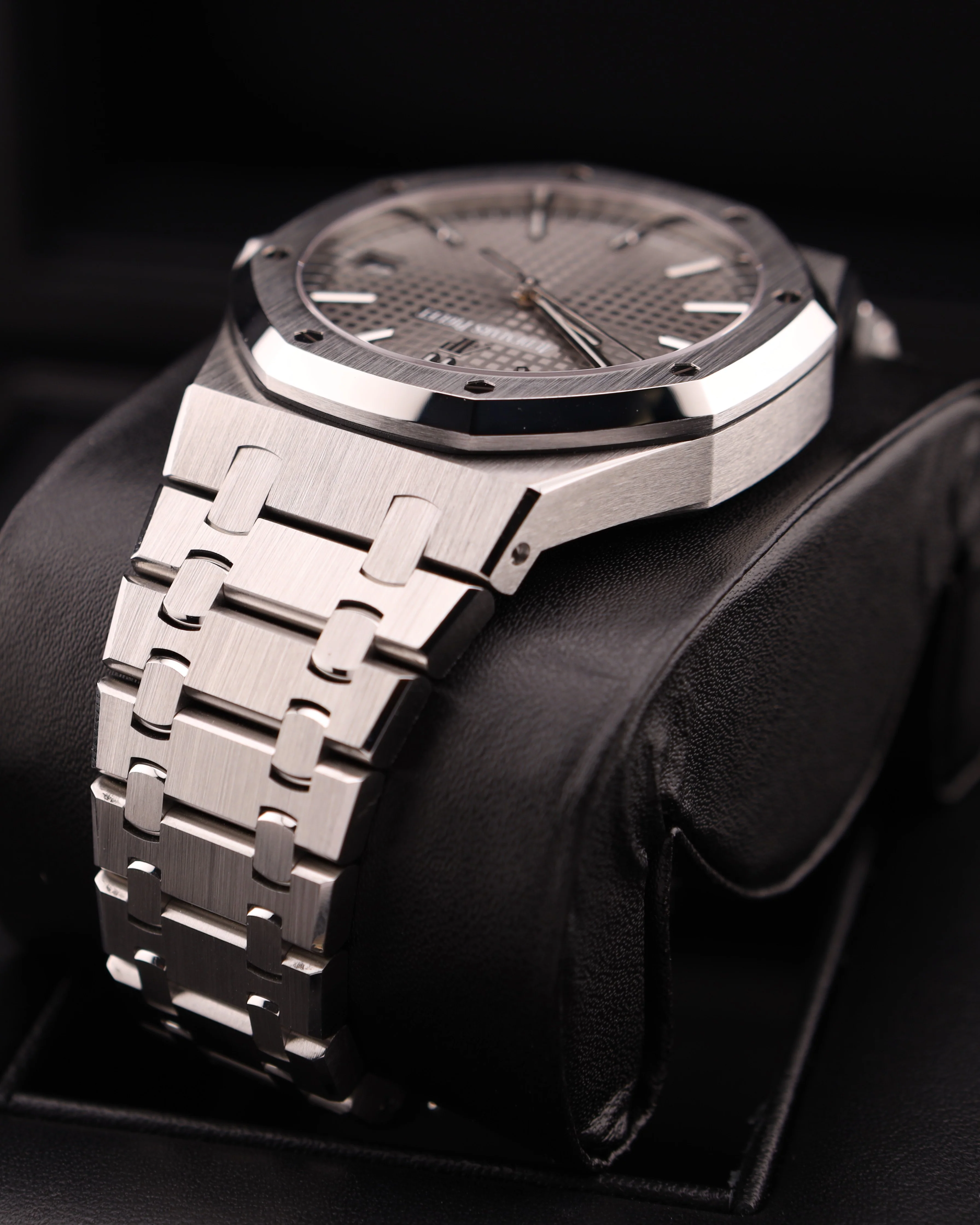Audemars Piguet Royal Oak Grey Rhodium Dial 15500ST - Image 5