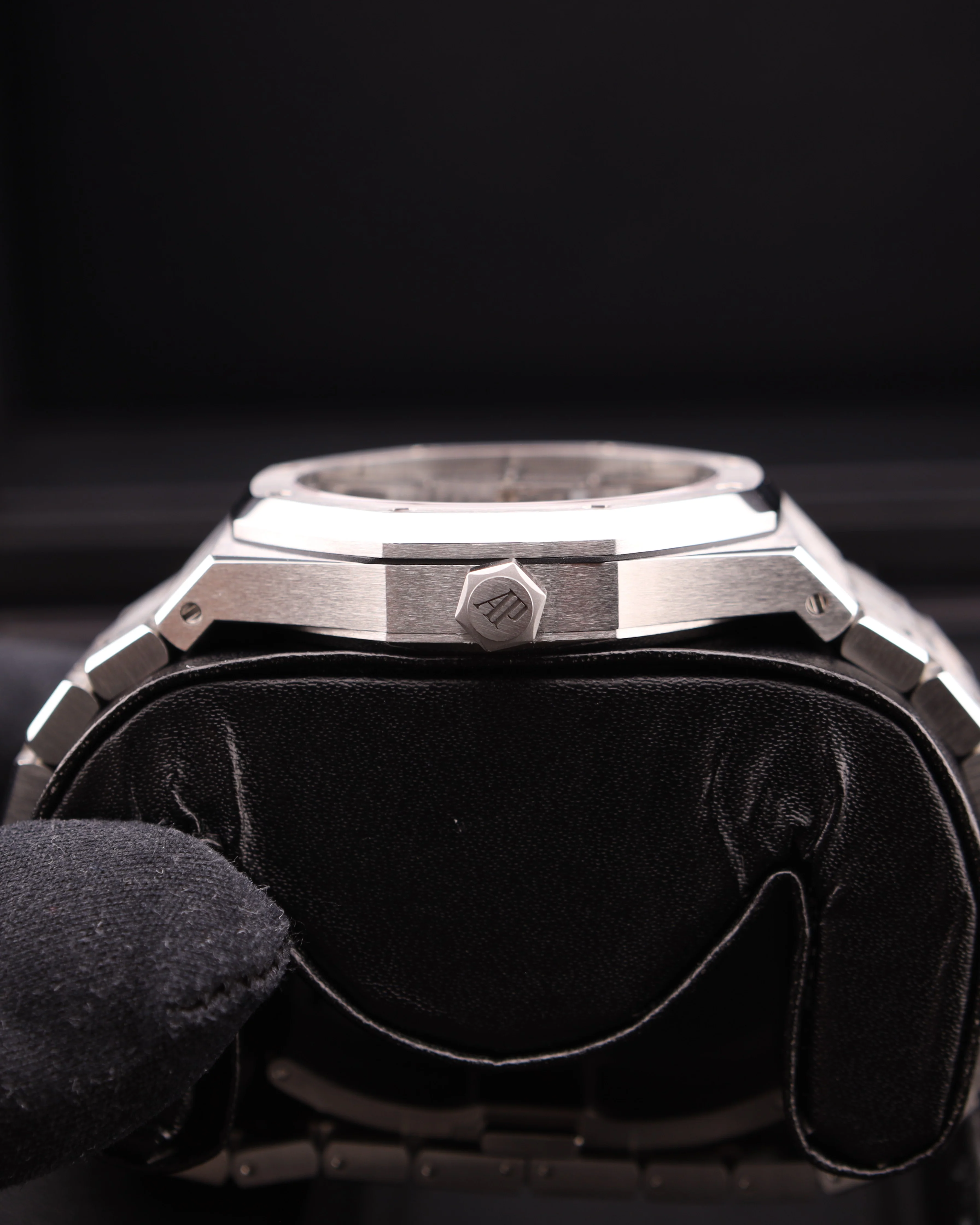 Audemars Piguet Royal Oak Grey Rhodium Dial 15500ST - Image 6