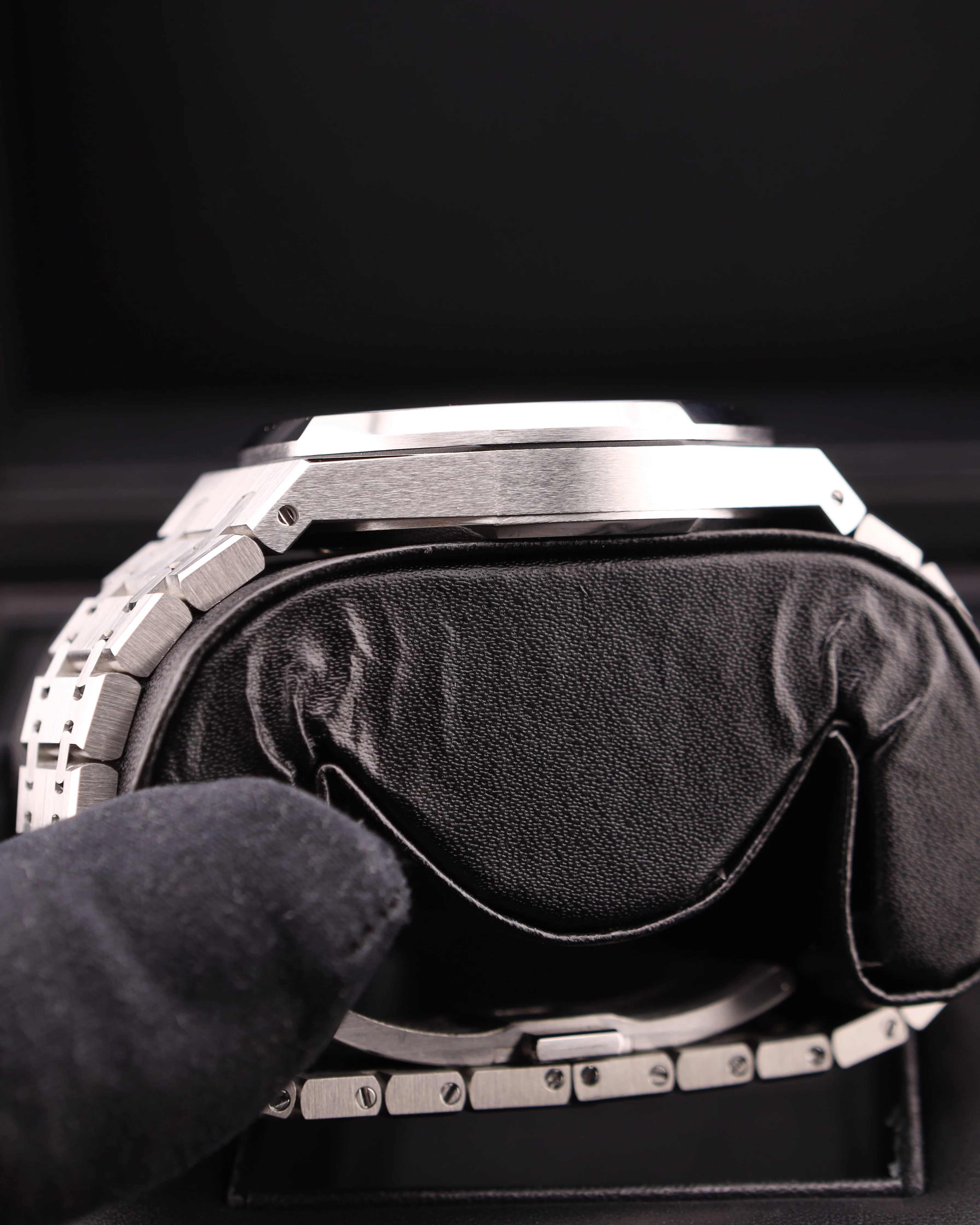 Audemars Piguet Royal Oak Grey Rhodium Dial 15500ST - Image 7