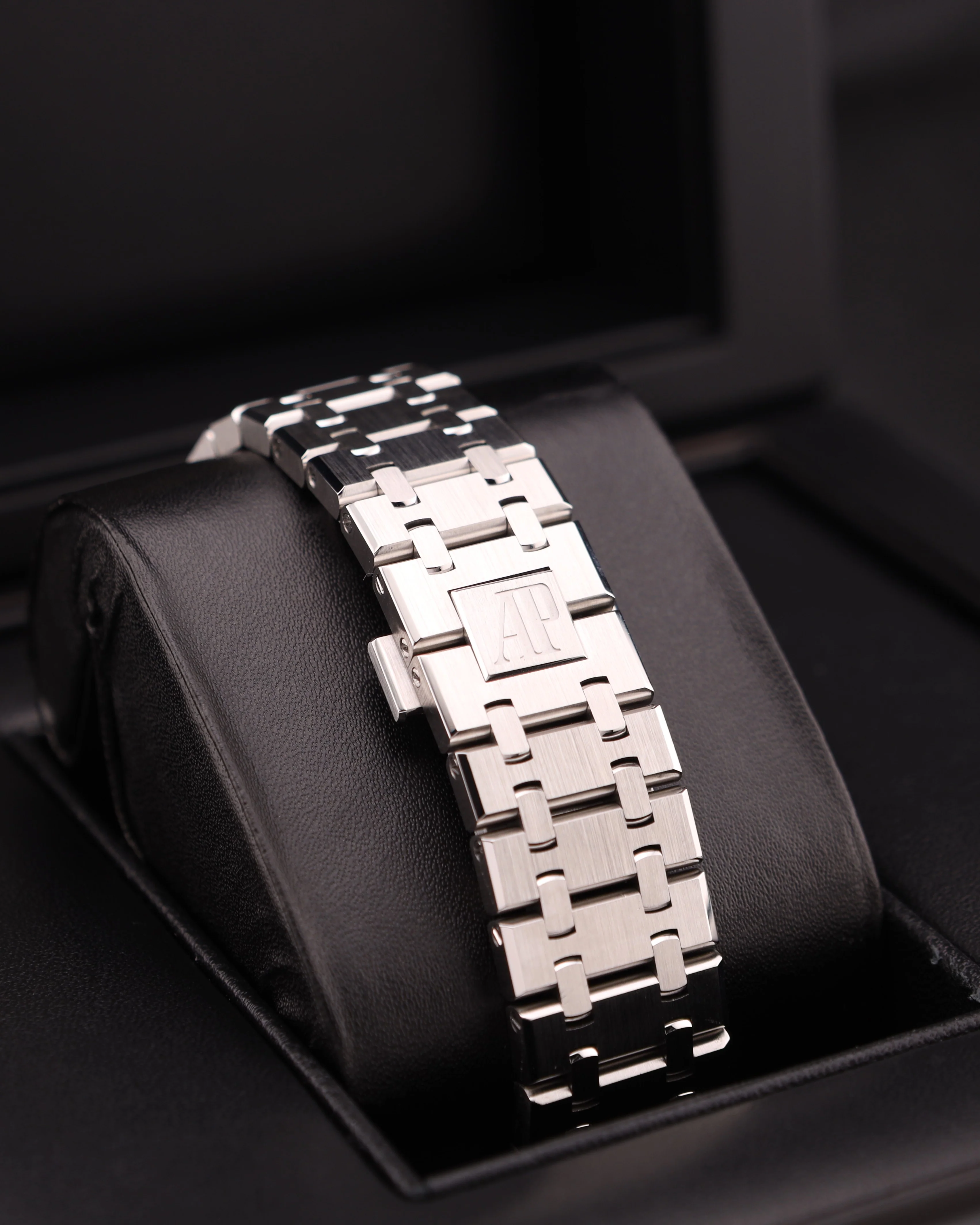 Audemars Piguet Royal Oak Grey Rhodium Dial 15500ST - Image 8