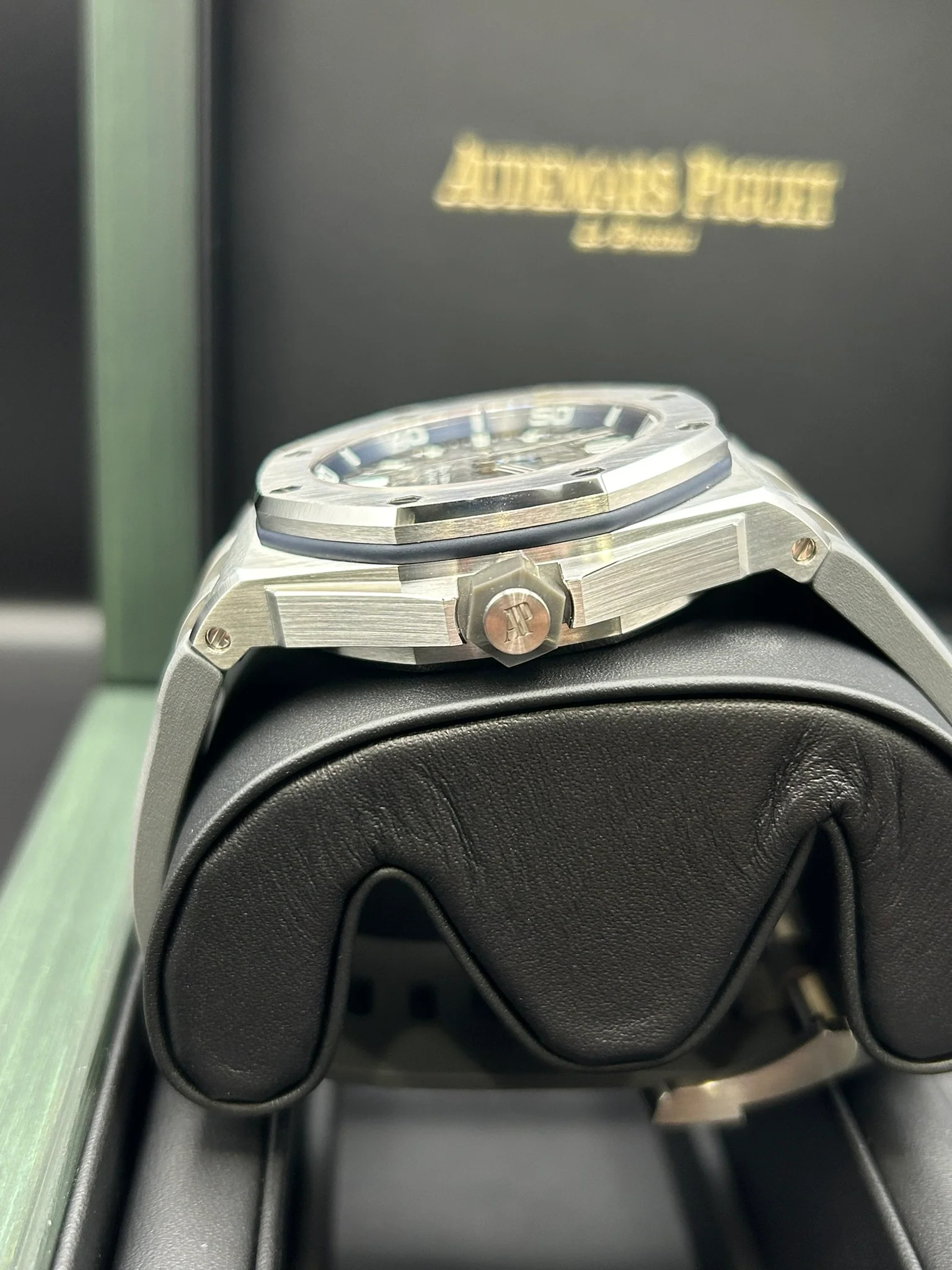 Audemars Piguet Royal Oak Offshore Diver 15720ST.OO.A009CA.01 - Image 7