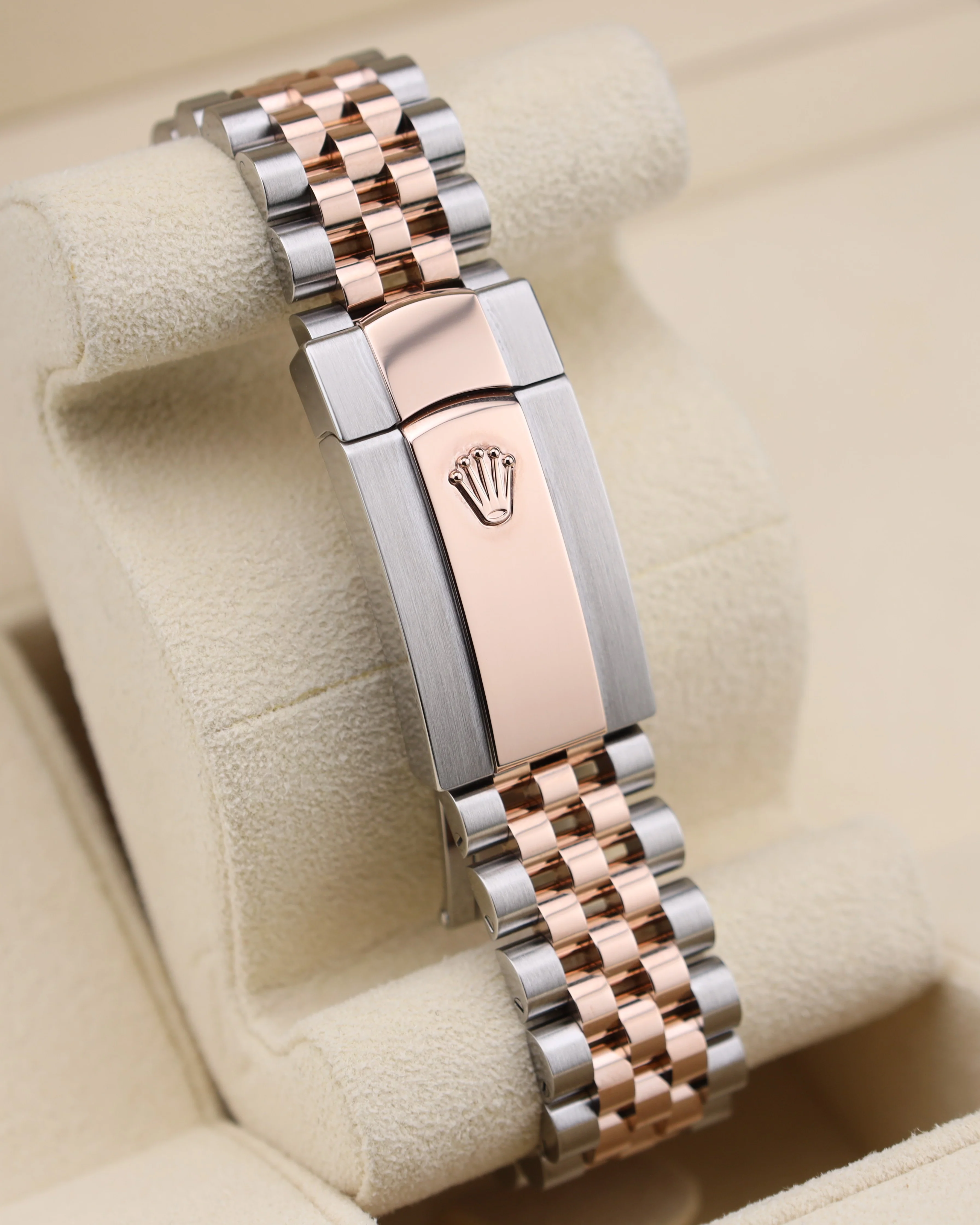 Rolex Datejust 36mm MOP Diamond Dial Two Tone Rose Gold on Jubilee 126281RBR Mother of Pearl - Image 9