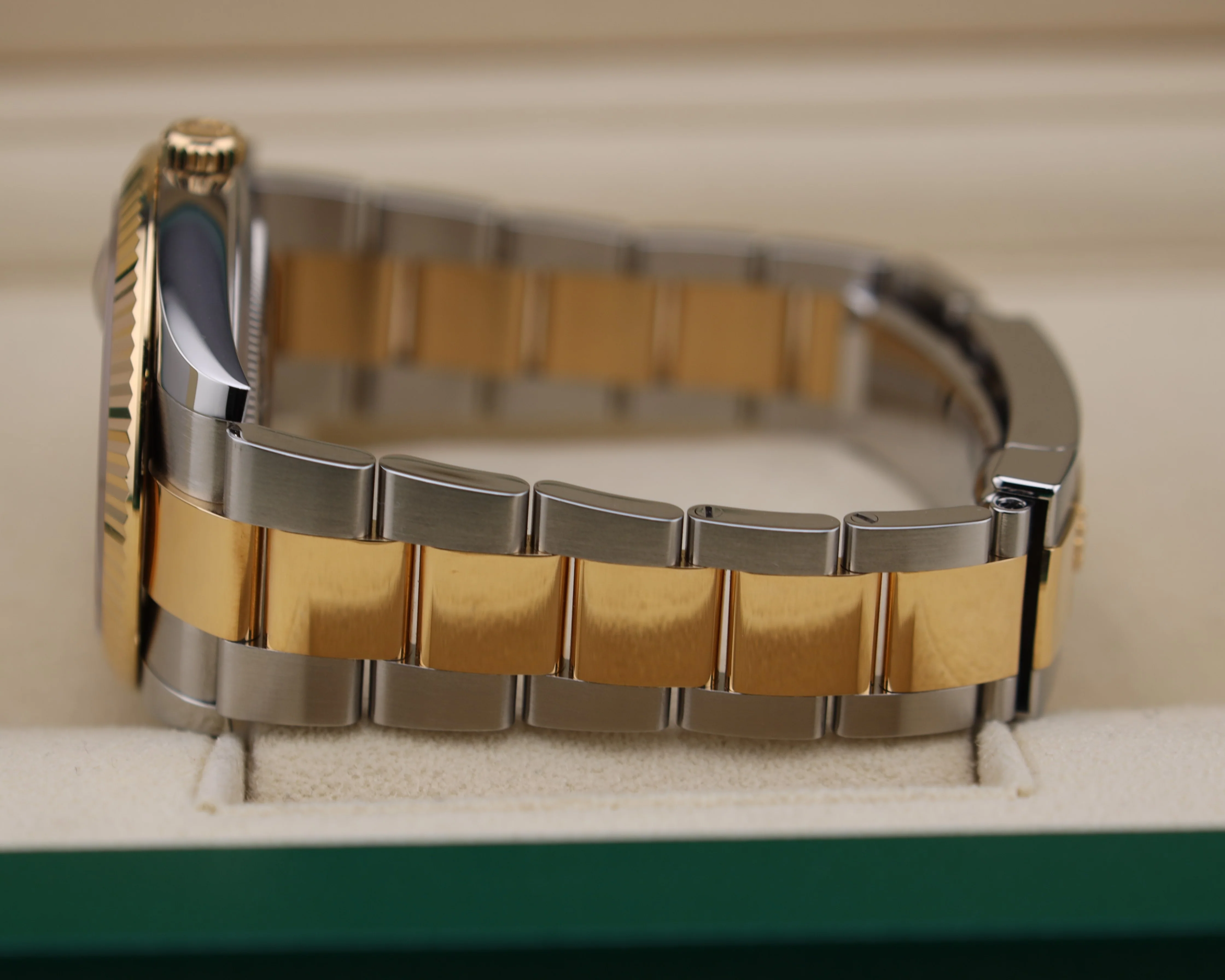 Rolex Datejust 41 Diamond Champagne Dial on Oyster 126333 - Image 9