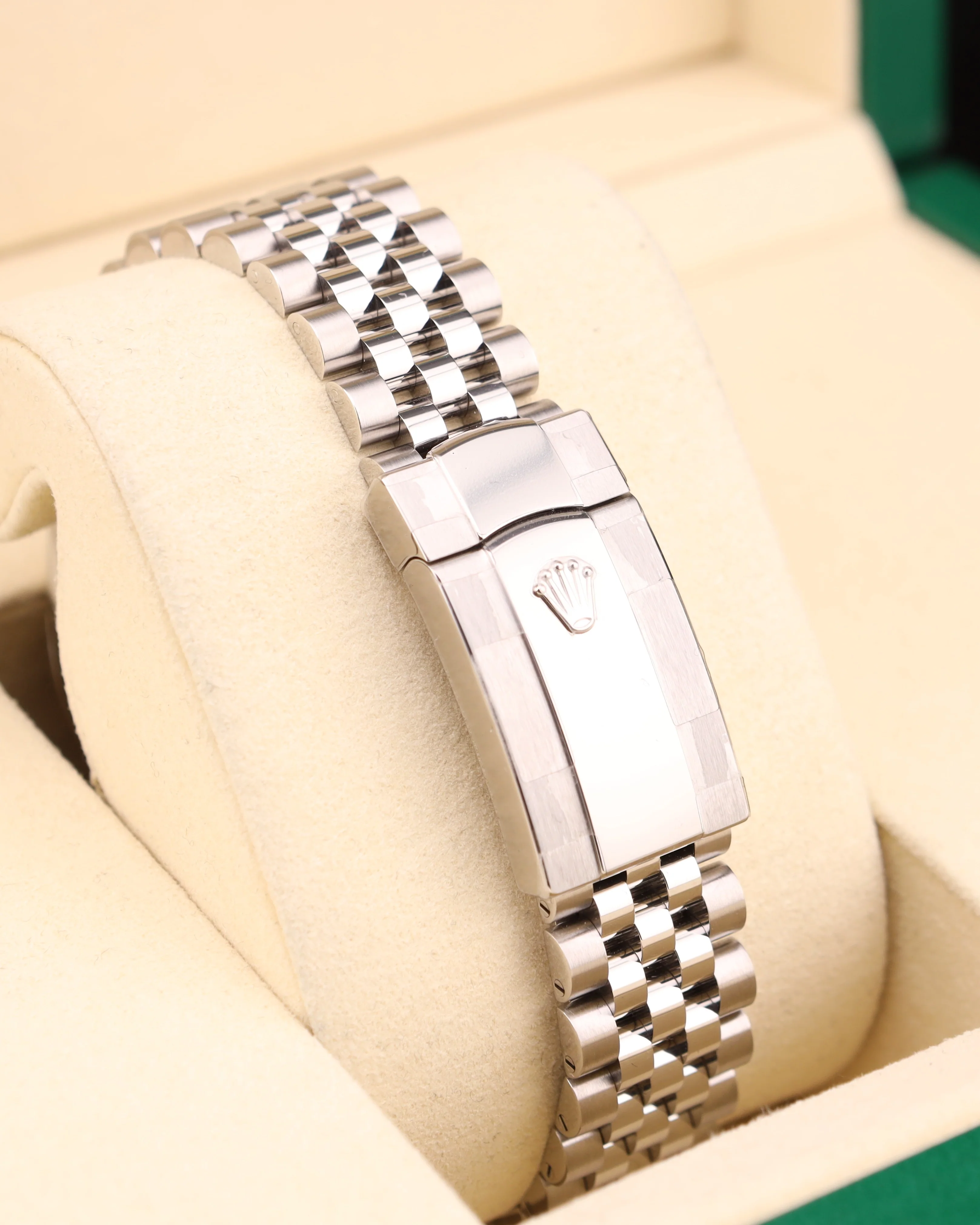 Rolex Datejust 41 Mint Green Dial on Jubilee Fluted Bezel 126334 - Image 8
