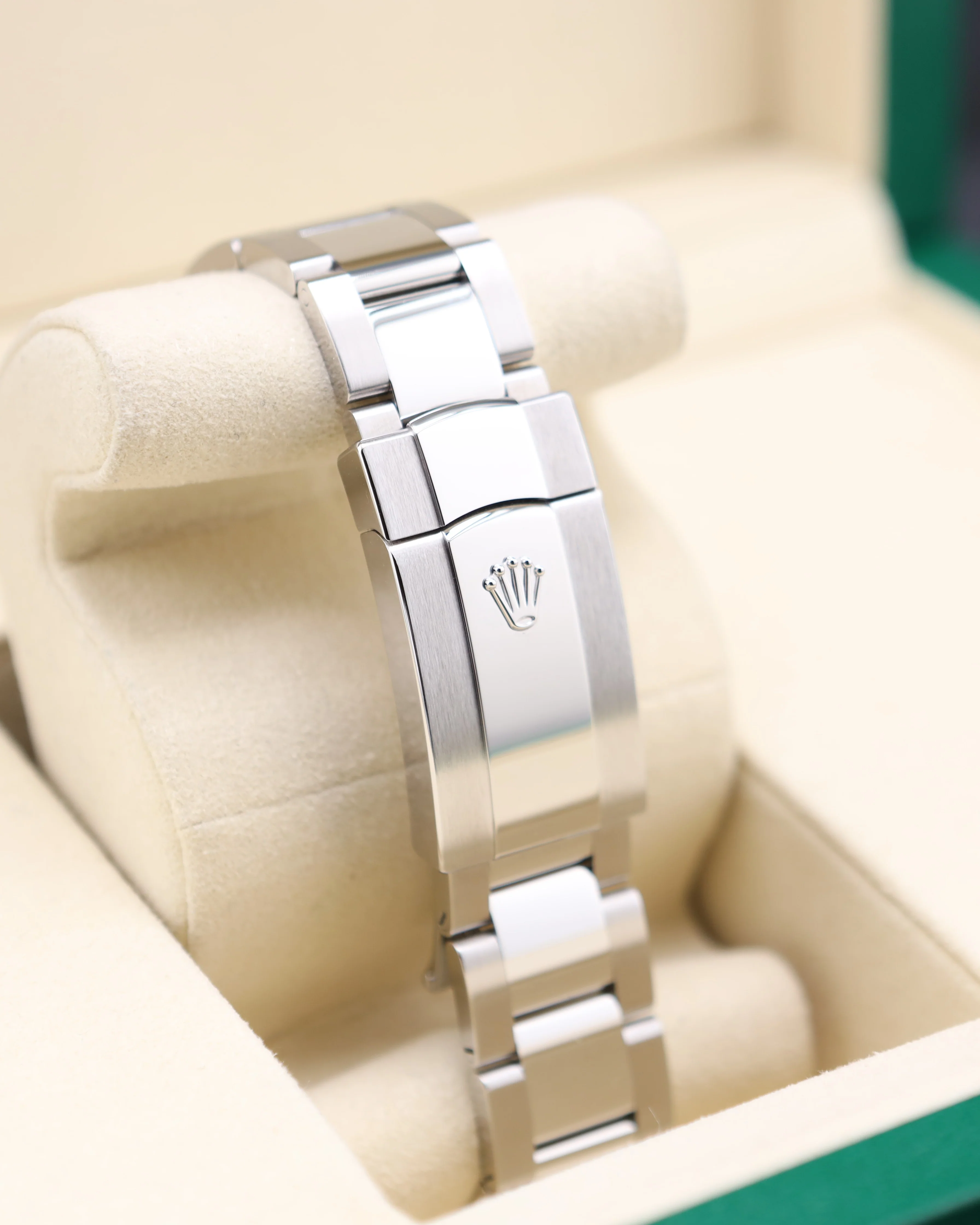 Rolex Datejust 41 Silver Stick Dial Smooth Bezel Oyster 126300 - Image 8