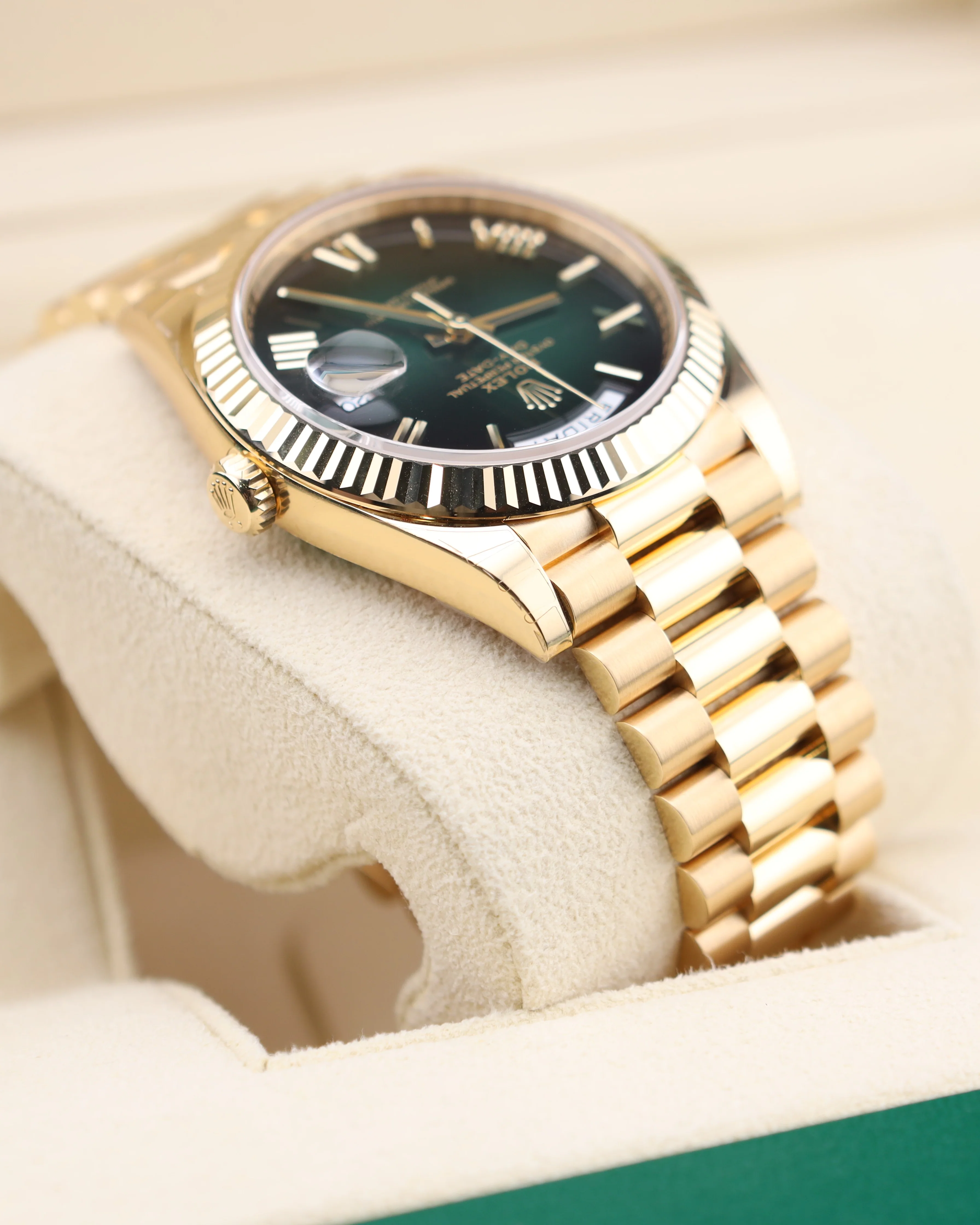 Rolex Day-Date 40 Green Ombre President Yellow Gold 228238 - Image 7