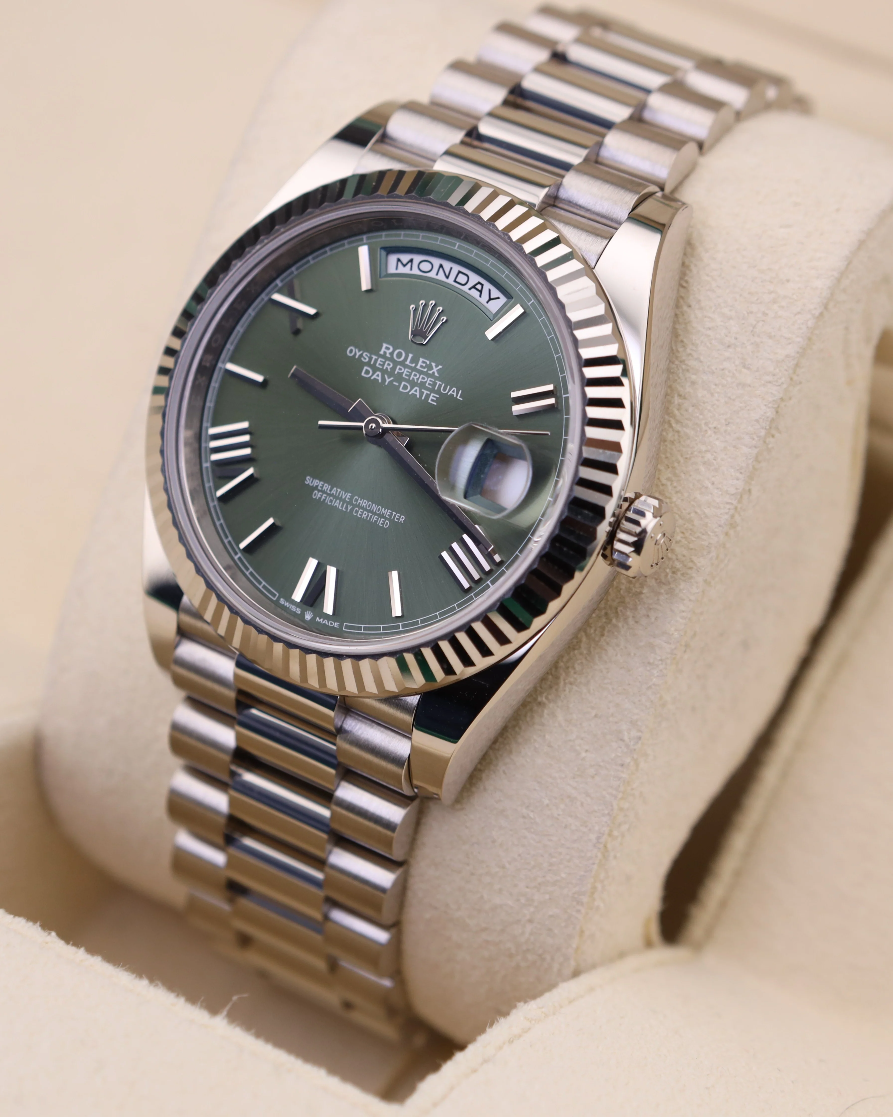 Rolex Day-Date 40 White Gold Olive Green Roman Dial 228239 - Image 4