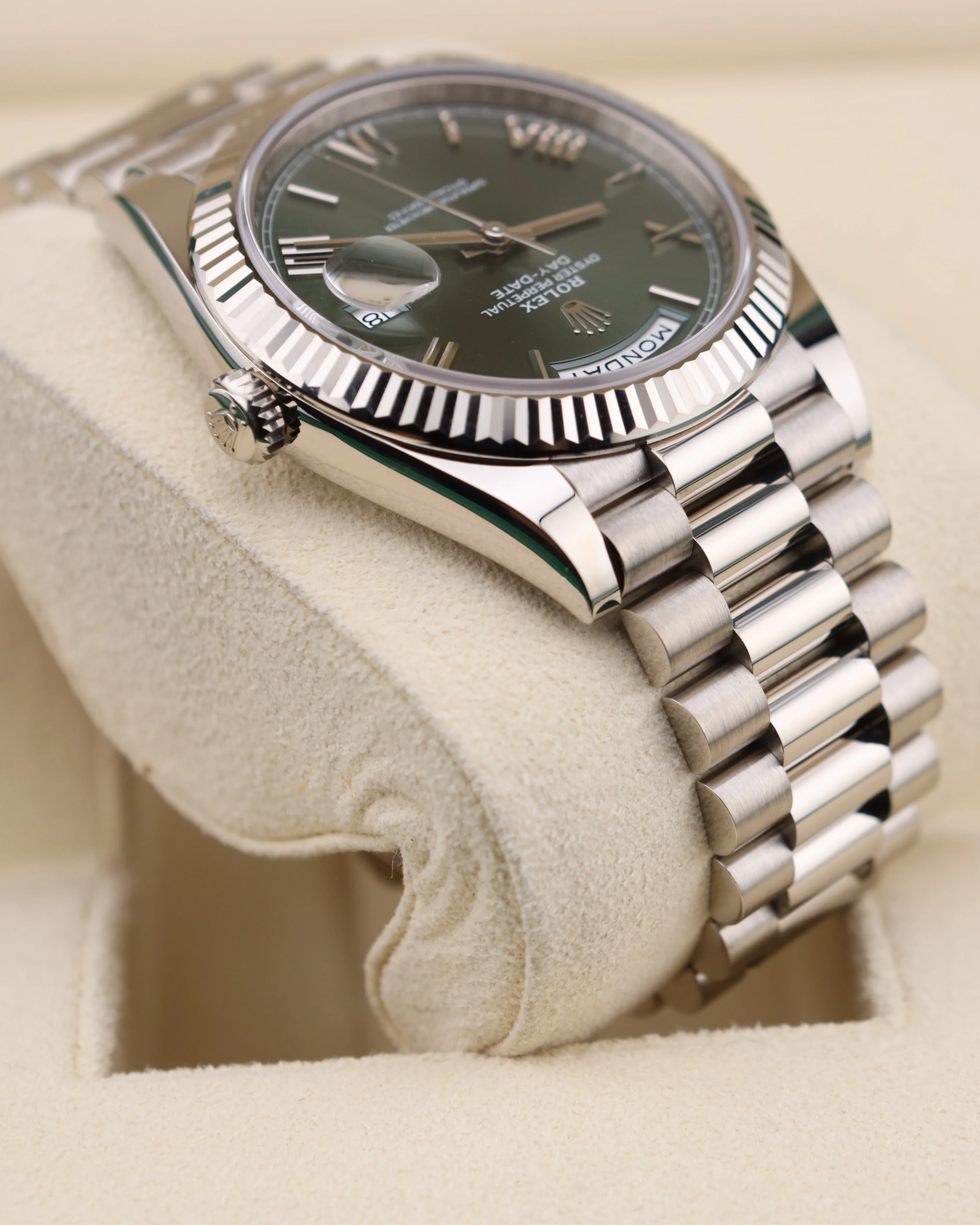 Rolex Day-Date 40 White Gold Olive Green Roman Dial 228239 - Image 6