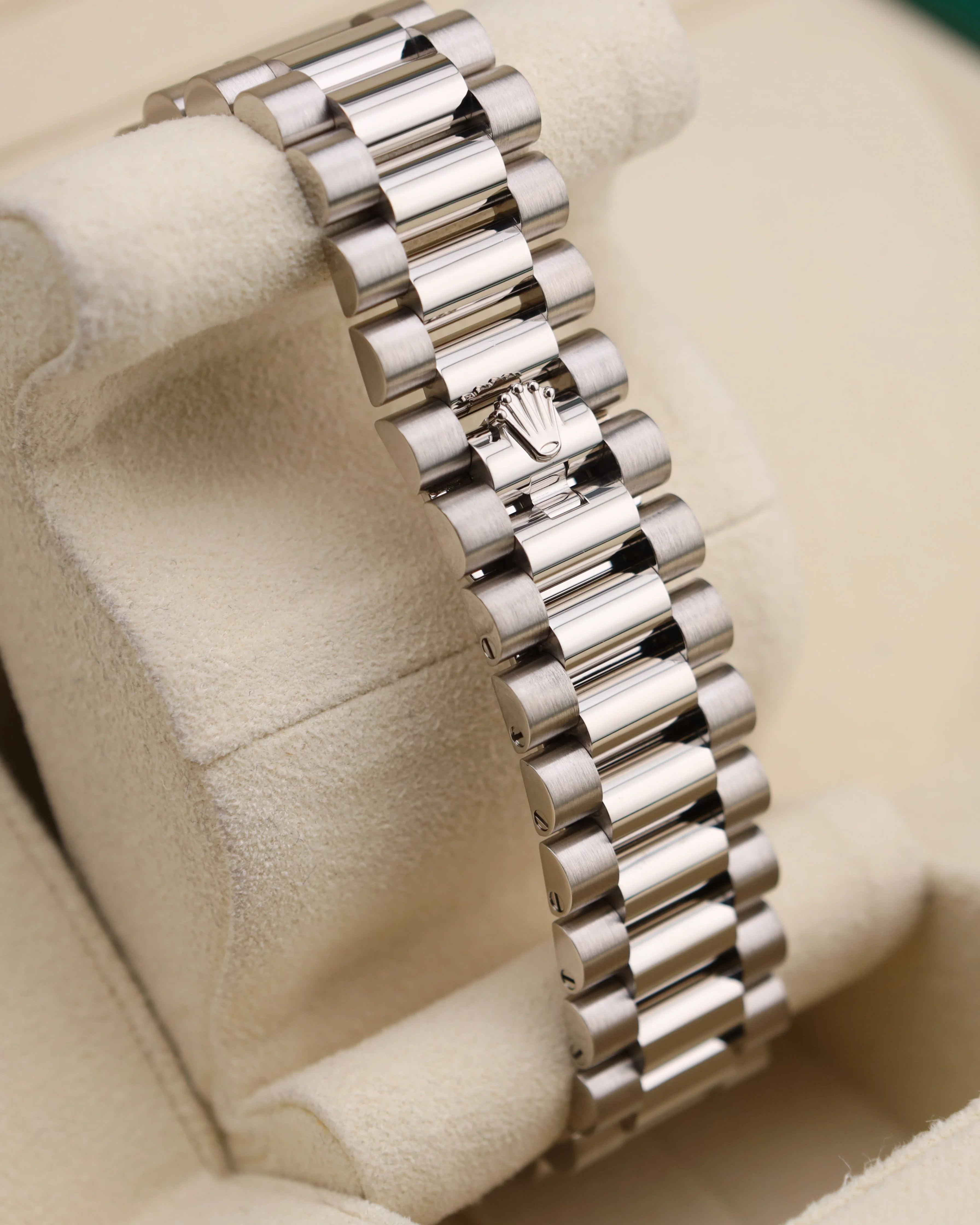 Rolex Day-Date 40 White Gold Olive Green Roman Dial 228239 - Image 7