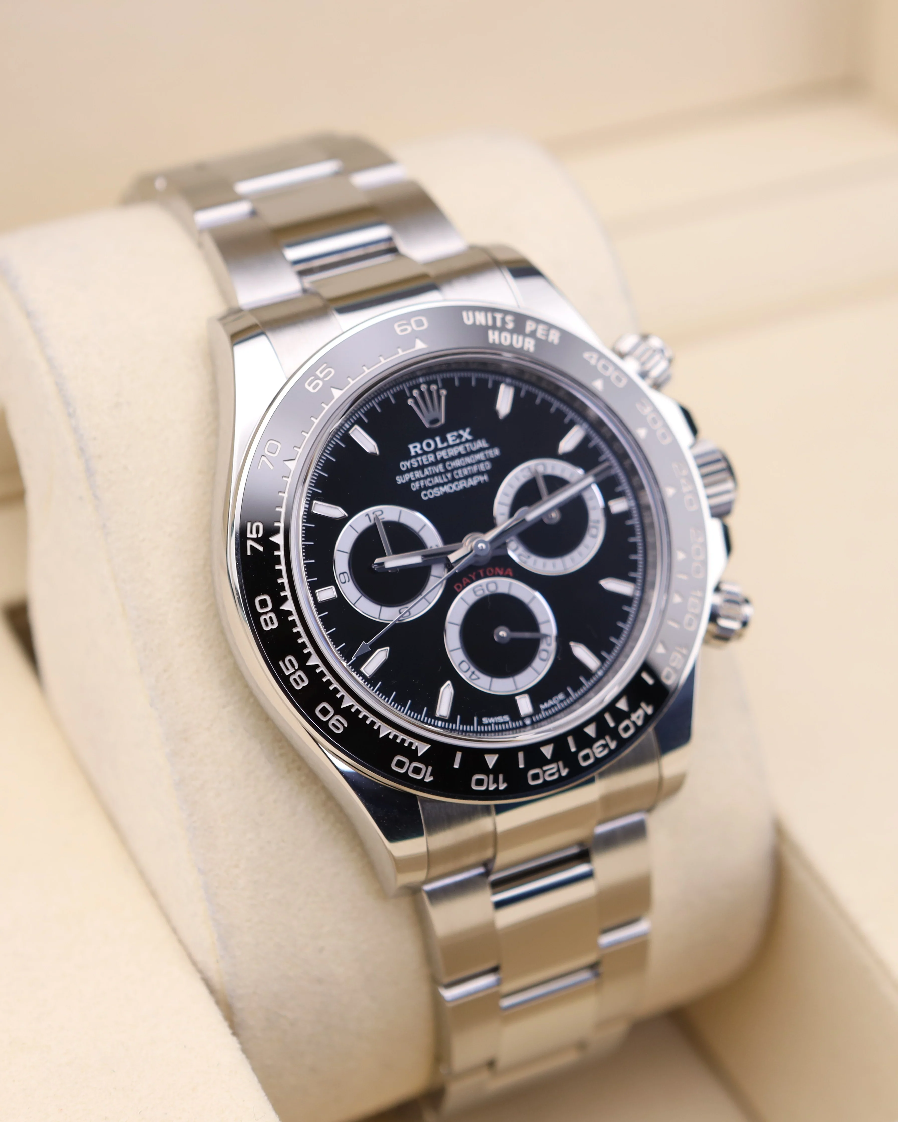Rolex Daytona Black Dial on Oyster 126500LN - Image 3