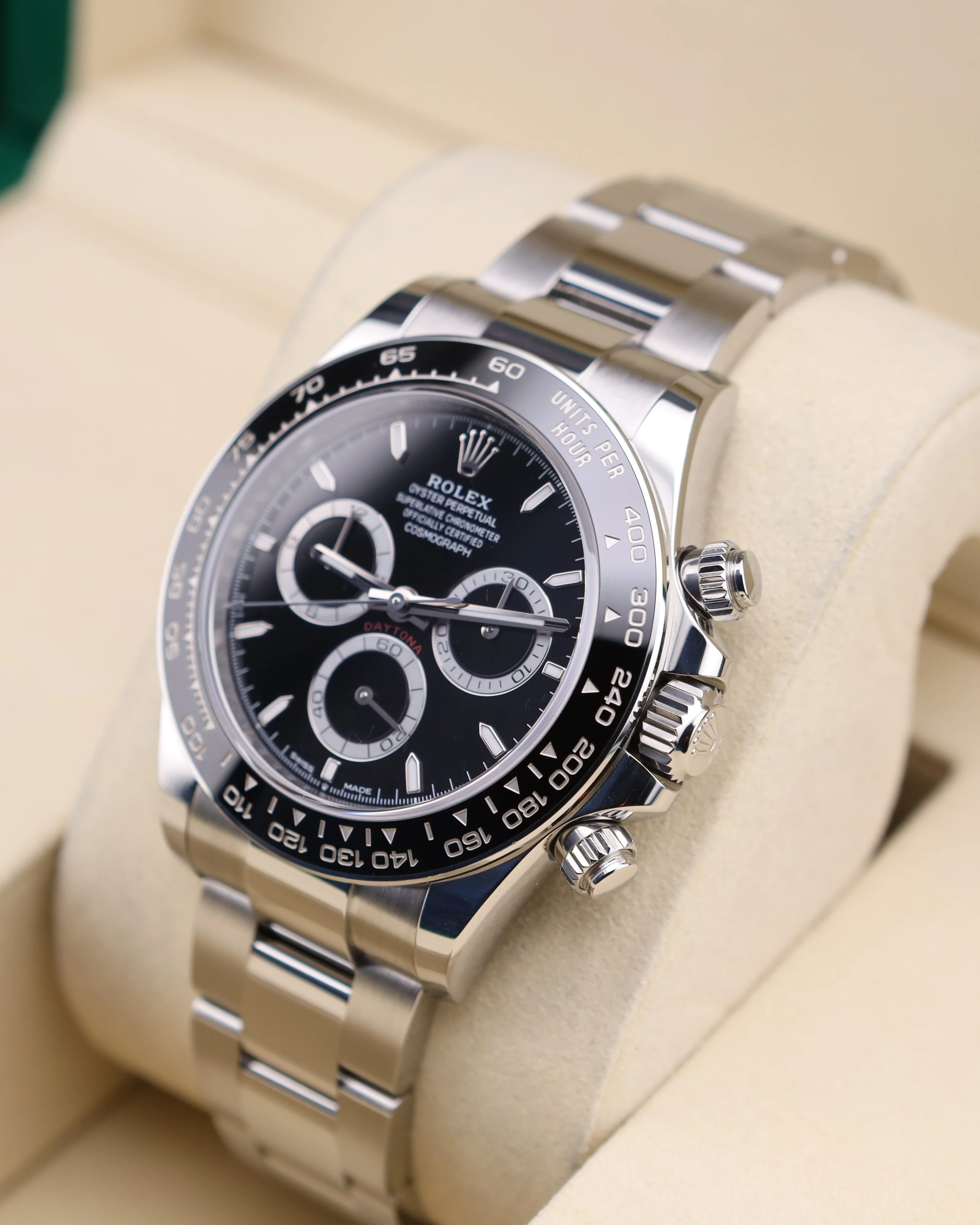 Rolex Daytona Black Dial on Oyster 126500LN - Image 4