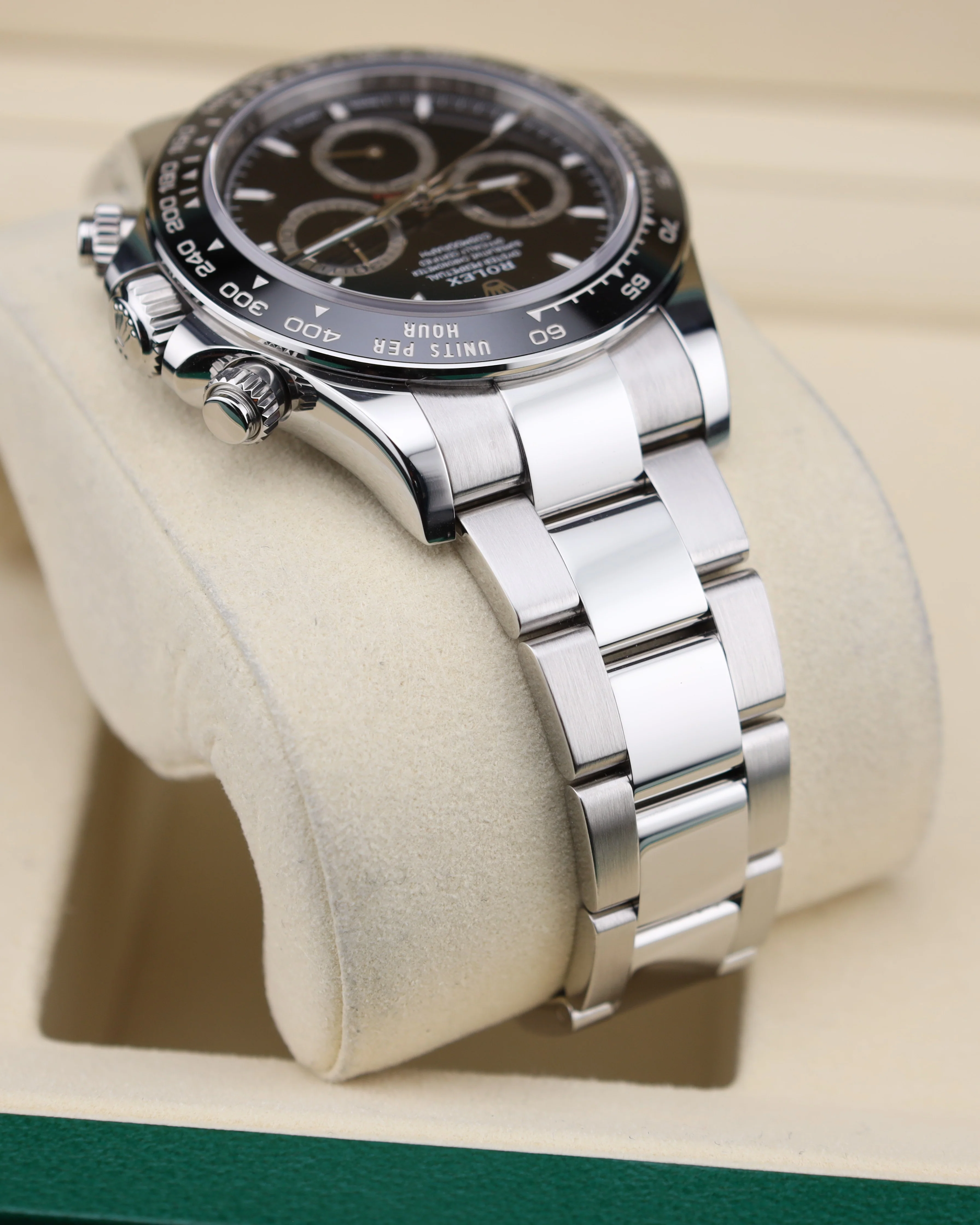 Rolex Daytona Black Dial on Oyster 126500LN - Image 6