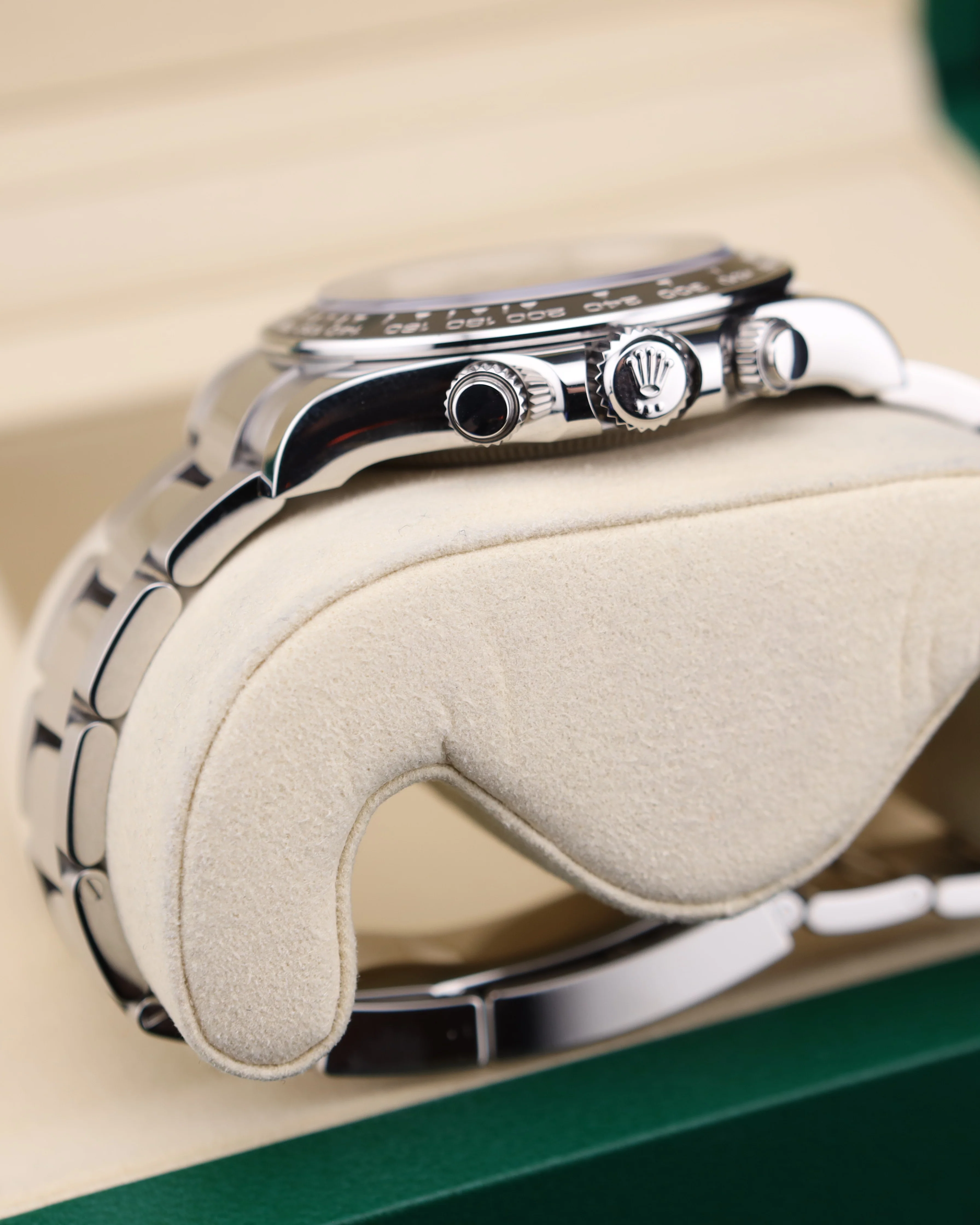Rolex Daytona Black Dial on Oyster 126500LN - Image 7