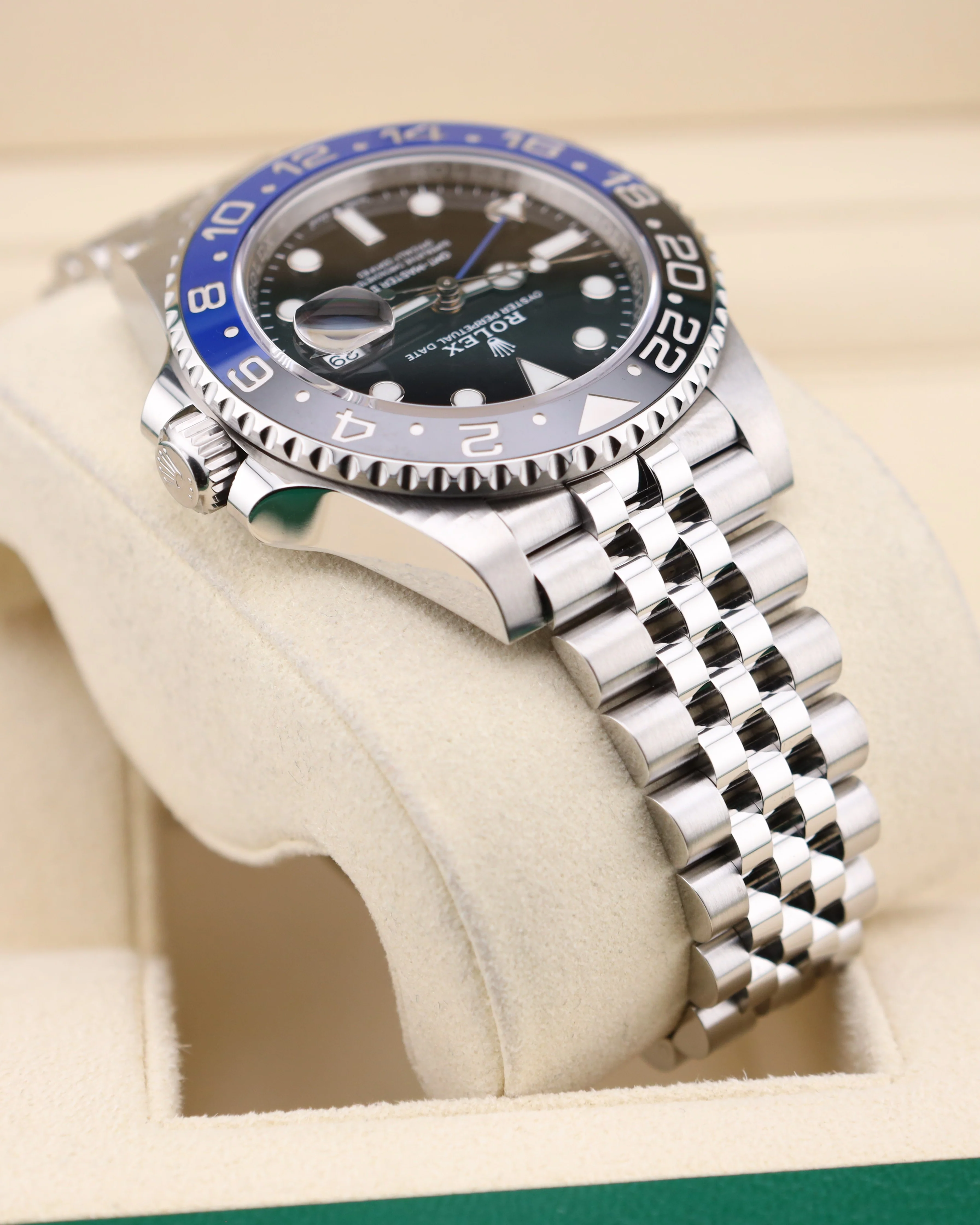 Rolex GMT-Master II Batgirl/Batman Jubilee 126710BLNR - Image 5