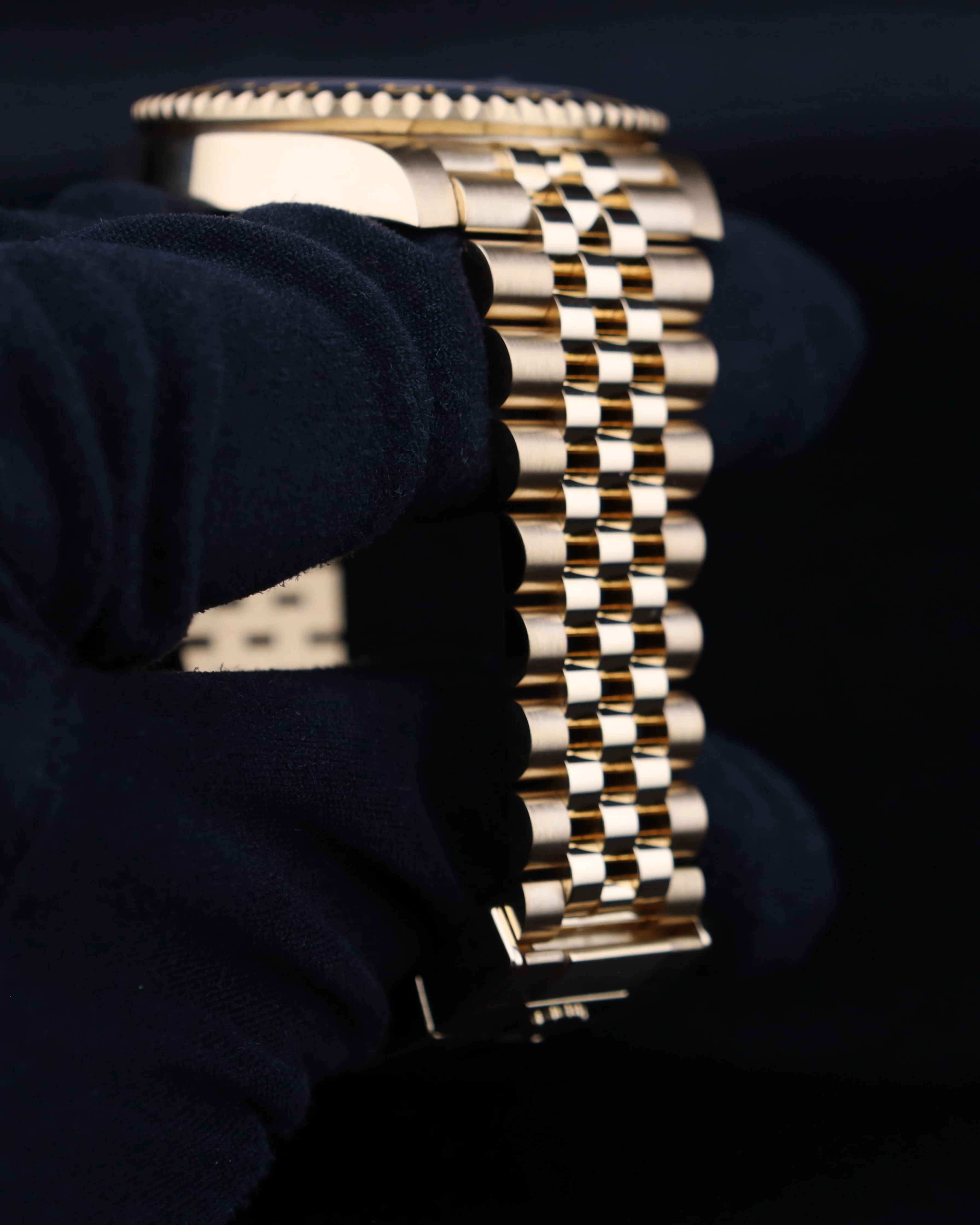 Rolex GMT-Master II Black Dial 18K Gold Jubilee 126718GRNR - Image 10