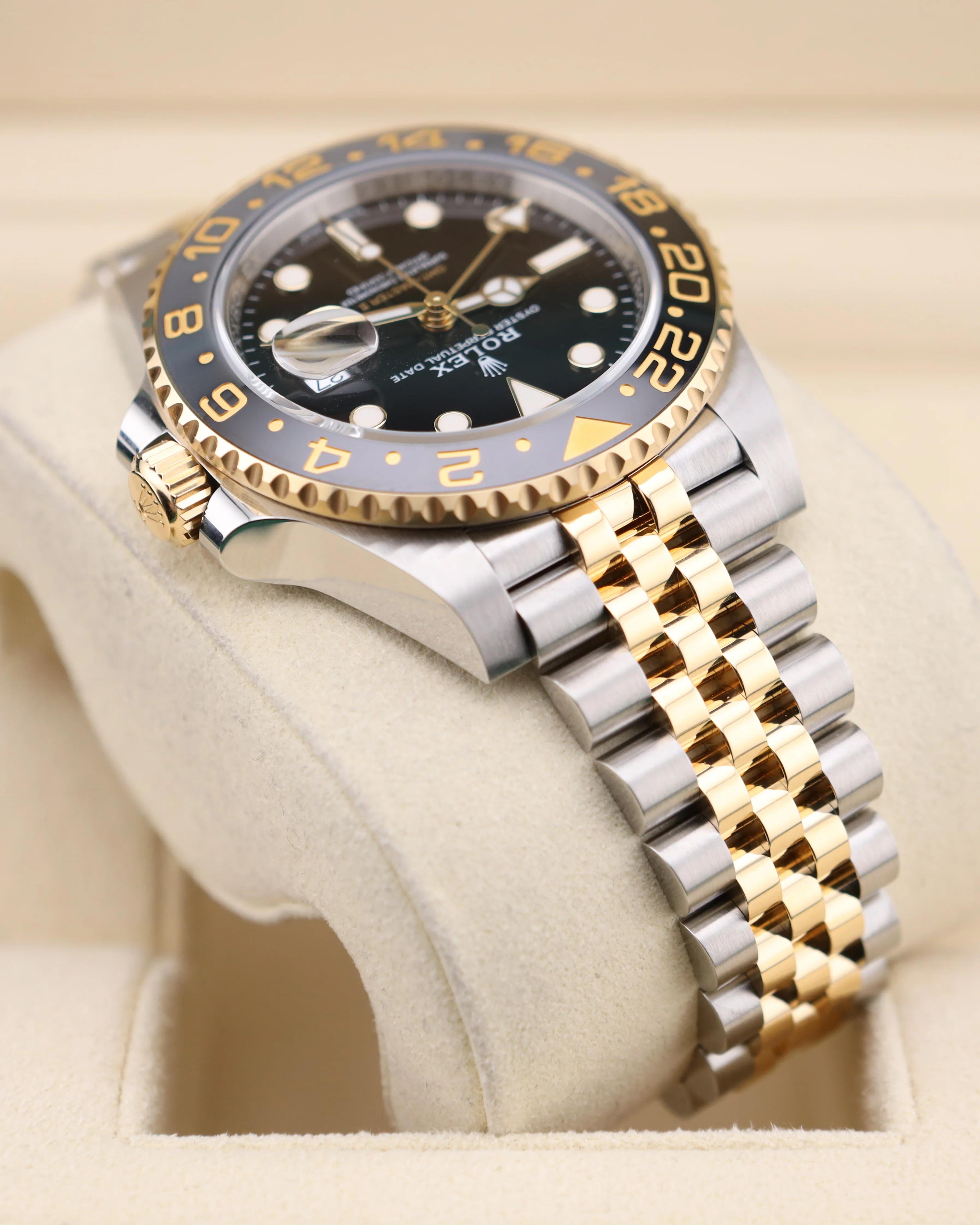 Rolex GMT-Master II Zombie/Bumblebee Two Tone Jubilee 126713GRNR - Image 7