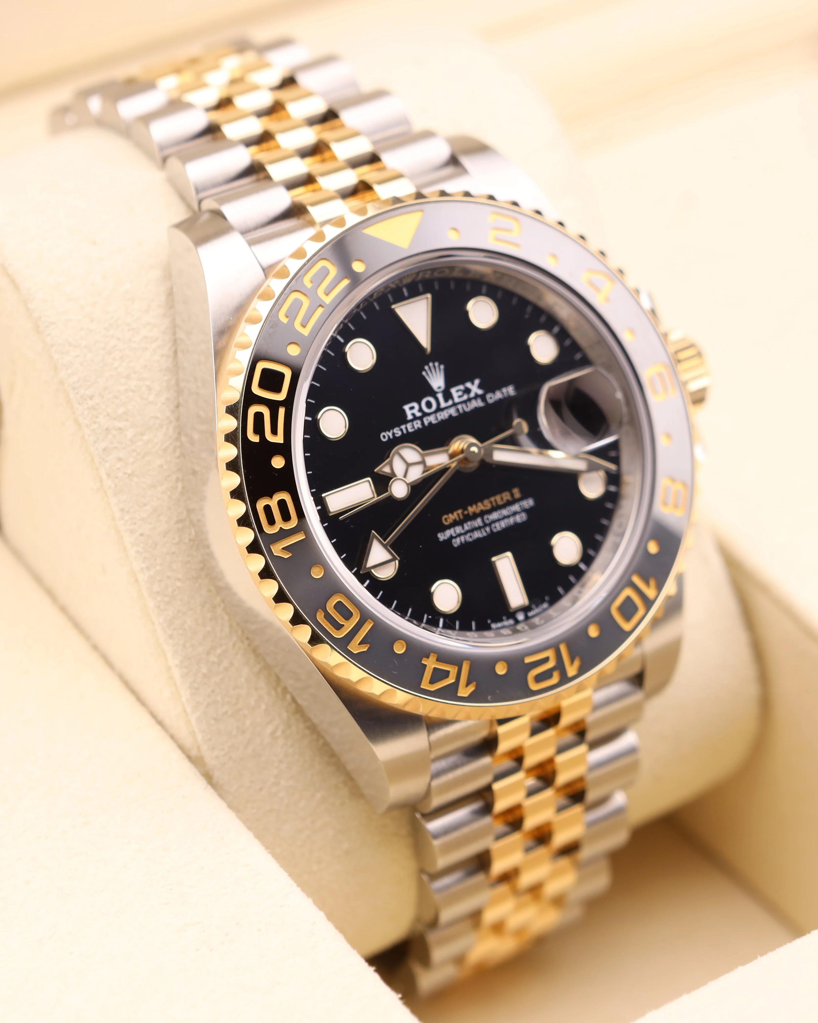 Rolex GMT-Master II Zombie/Bumblebee Two Tone Jubilee 126713GRNR - Image 4