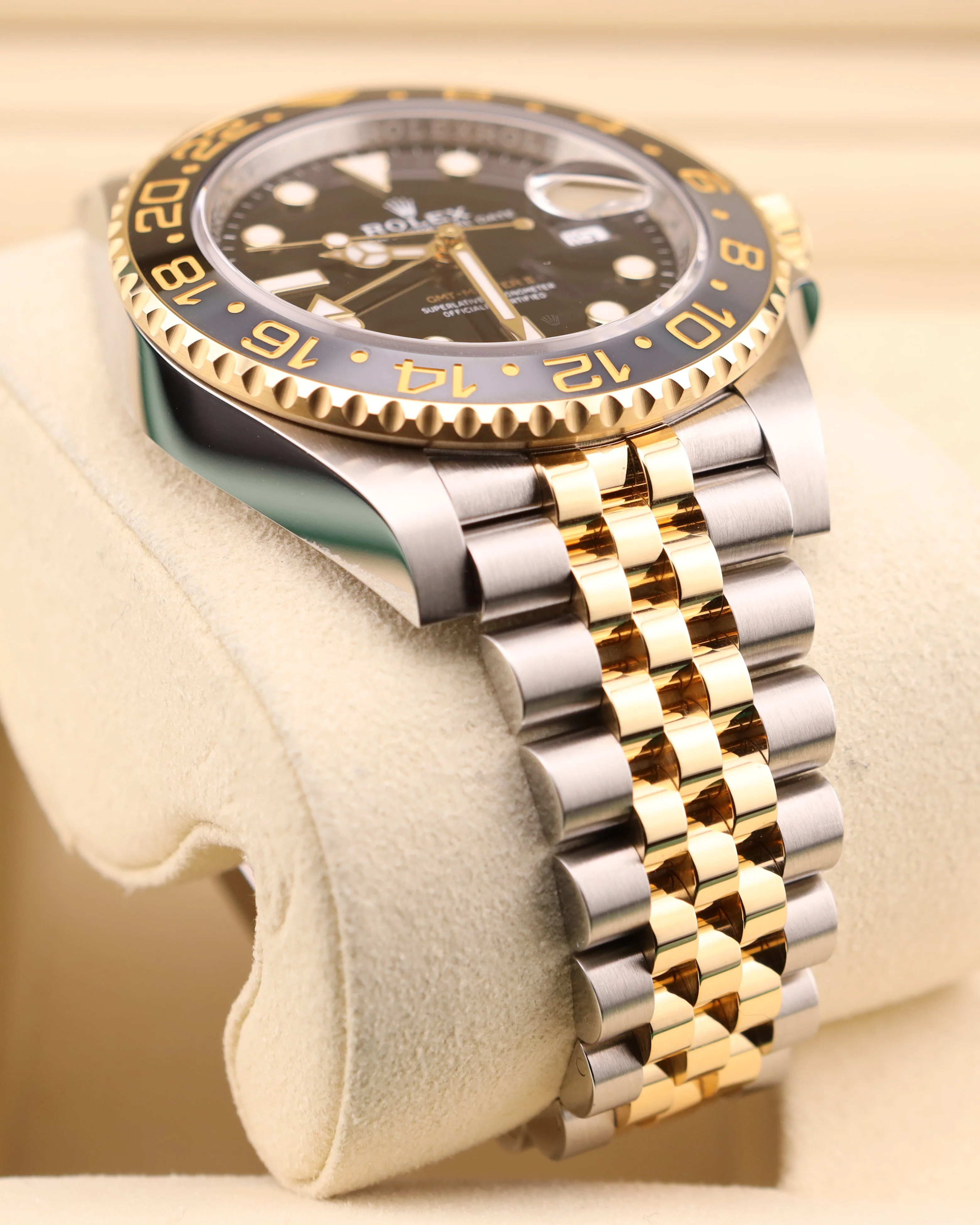 Rolex GMT-Master II Zombie/Bumblebee Two Tone Jubilee 126713GRNR - Image 6