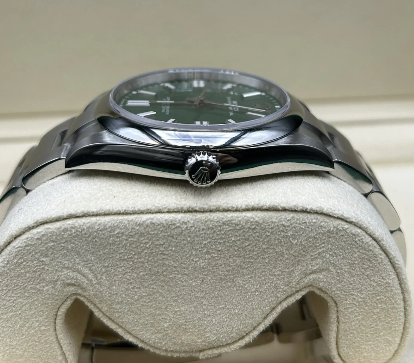 Rolex Oyster Perpetual 41 Green Dial 124300 - Image 4