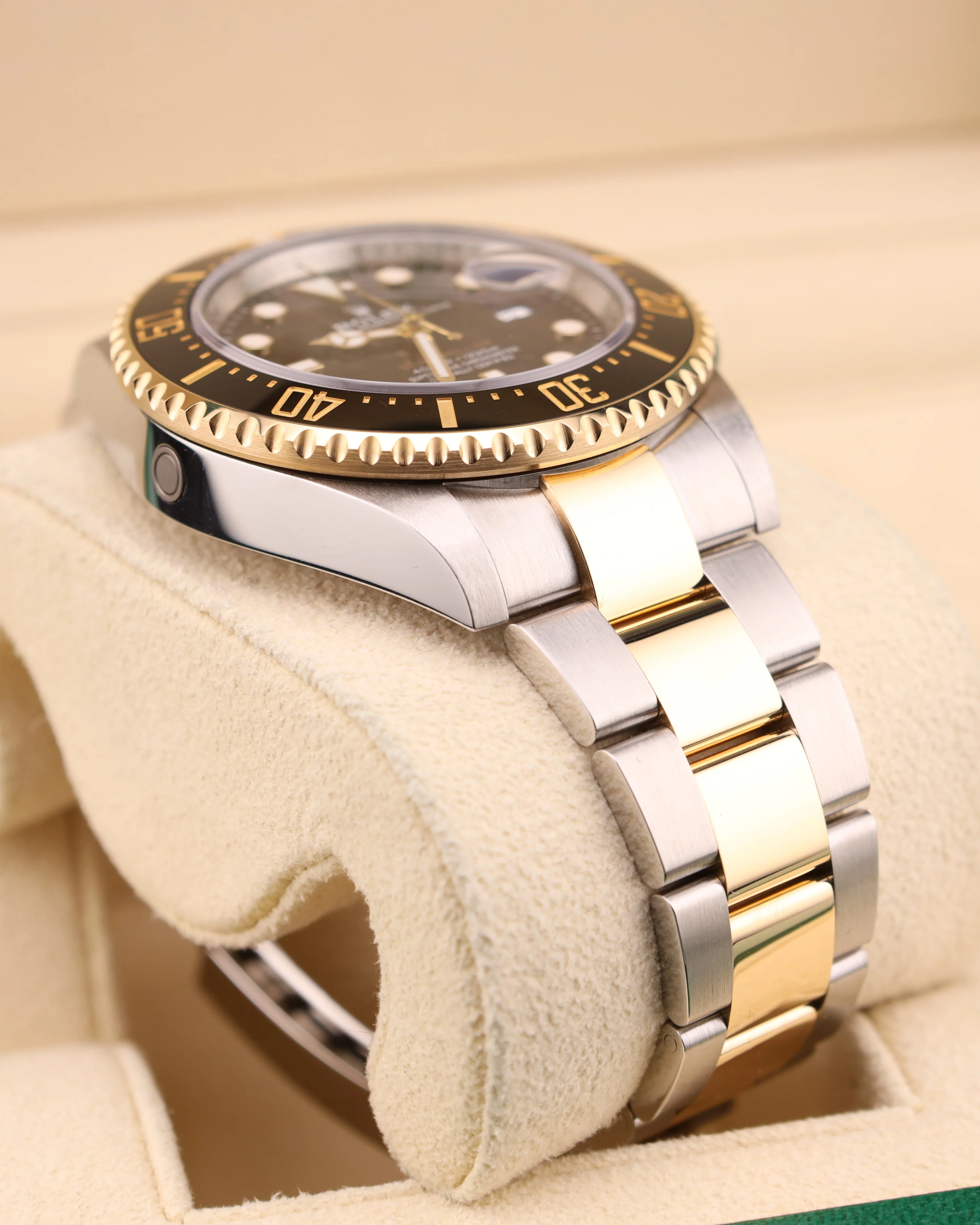 Rolex Sea-Dweller Black Dial Two Tone Yellow Gold on Oyster 126603 - Image 9
