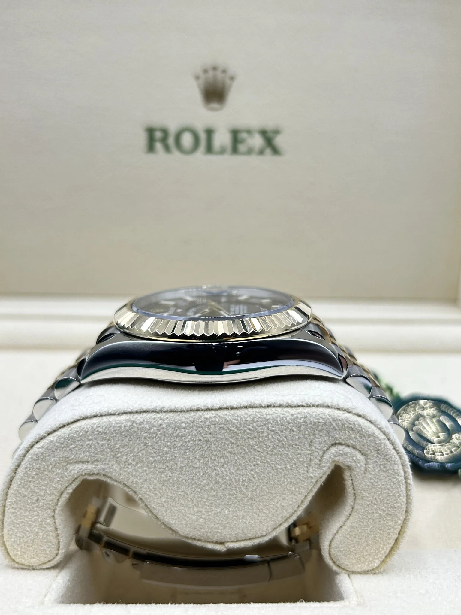 Rolex Sky-Dweller 326933 Black Dial Jubilee - Image 5