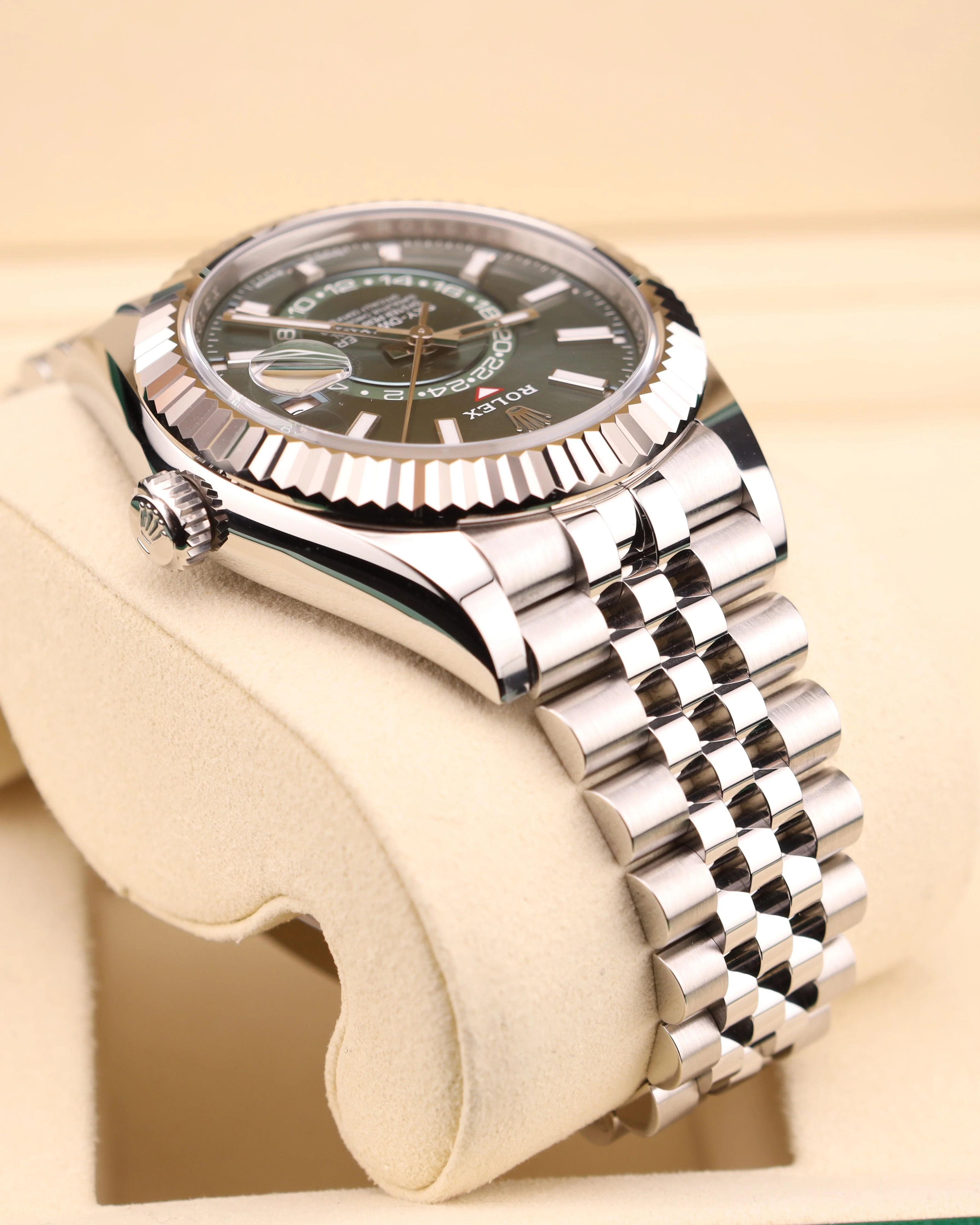 Rolex Sky-Dweller 42 Green Dial on Jubilee 336934 - Image 9
