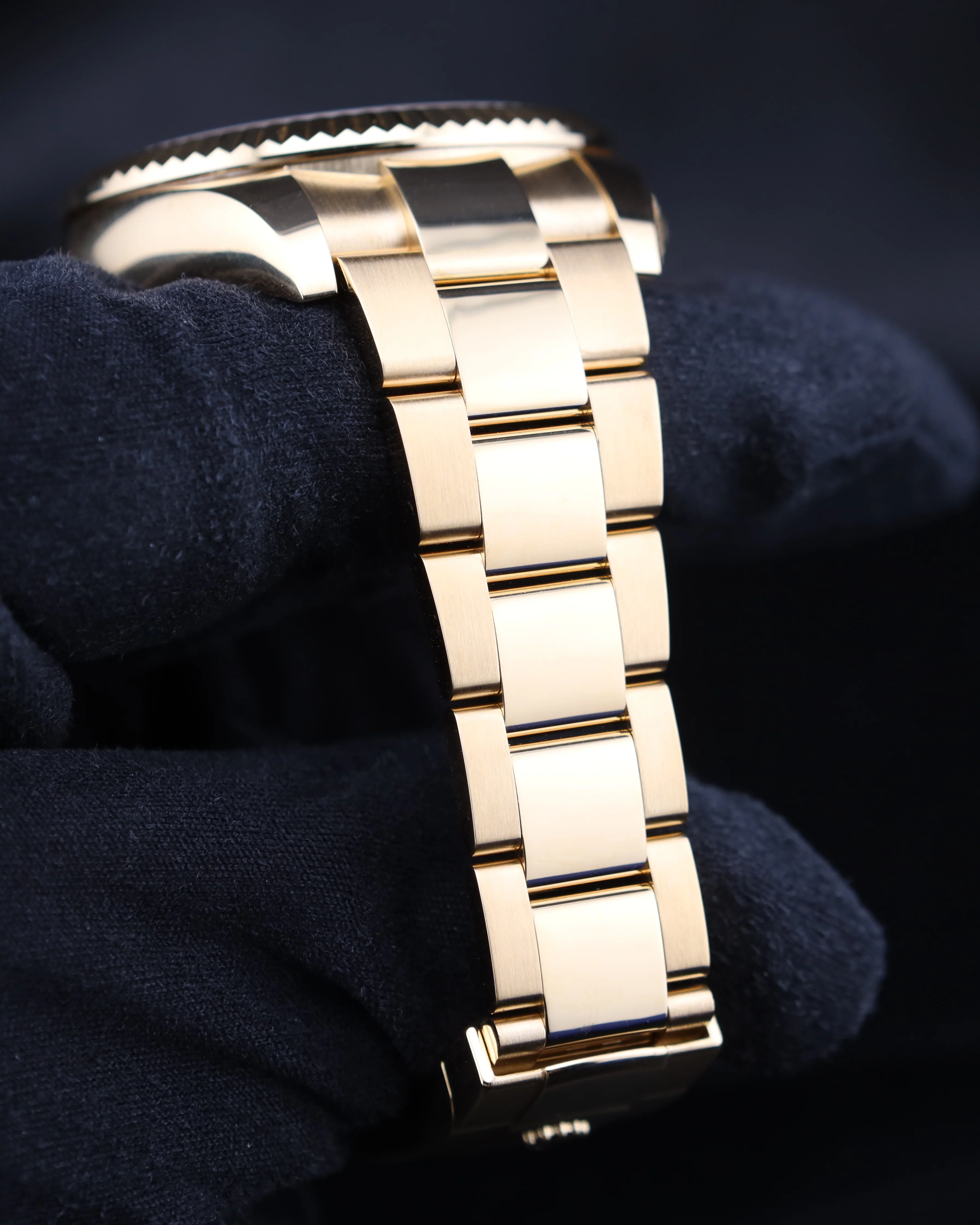 Rolex Sky-Dweller White Dial 18K Yellow Gold Oyster 326938 - Image 12