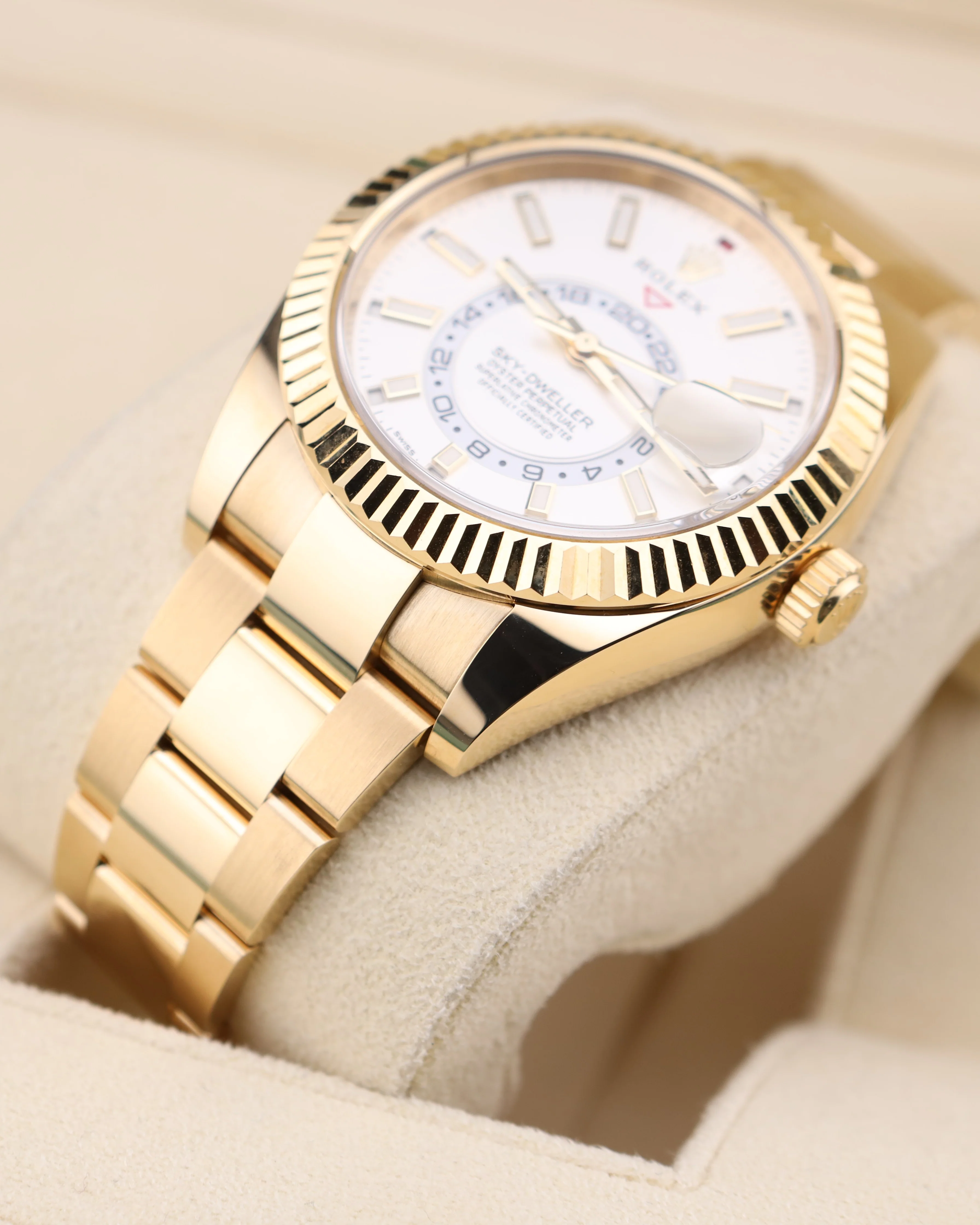 Rolex Sky-Dweller White Dial 18K Yellow Gold Oyster 326938 - Image 4