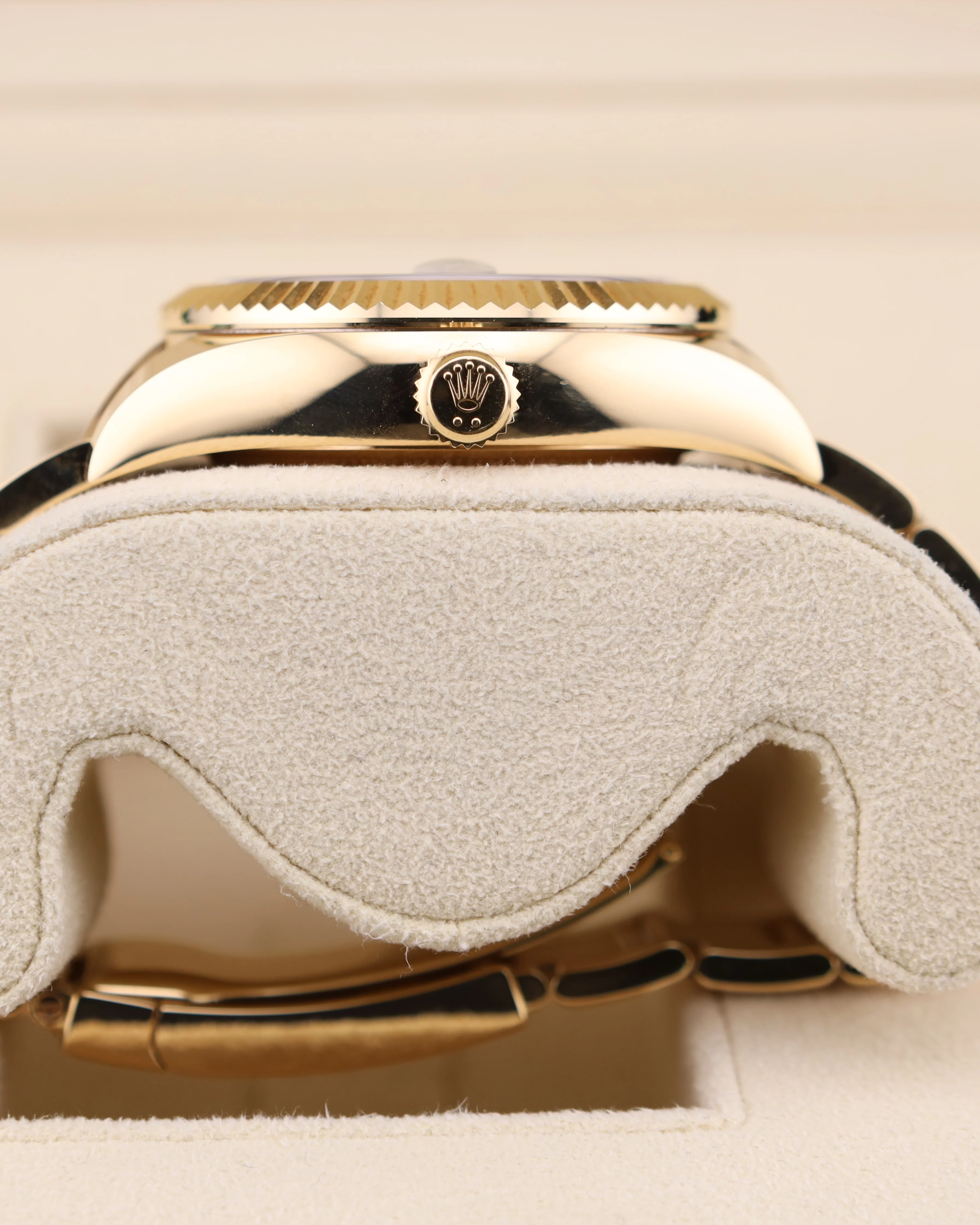 Rolex Sky-Dweller White Dial 18K Yellow Gold Oyster 326938 - Image 6