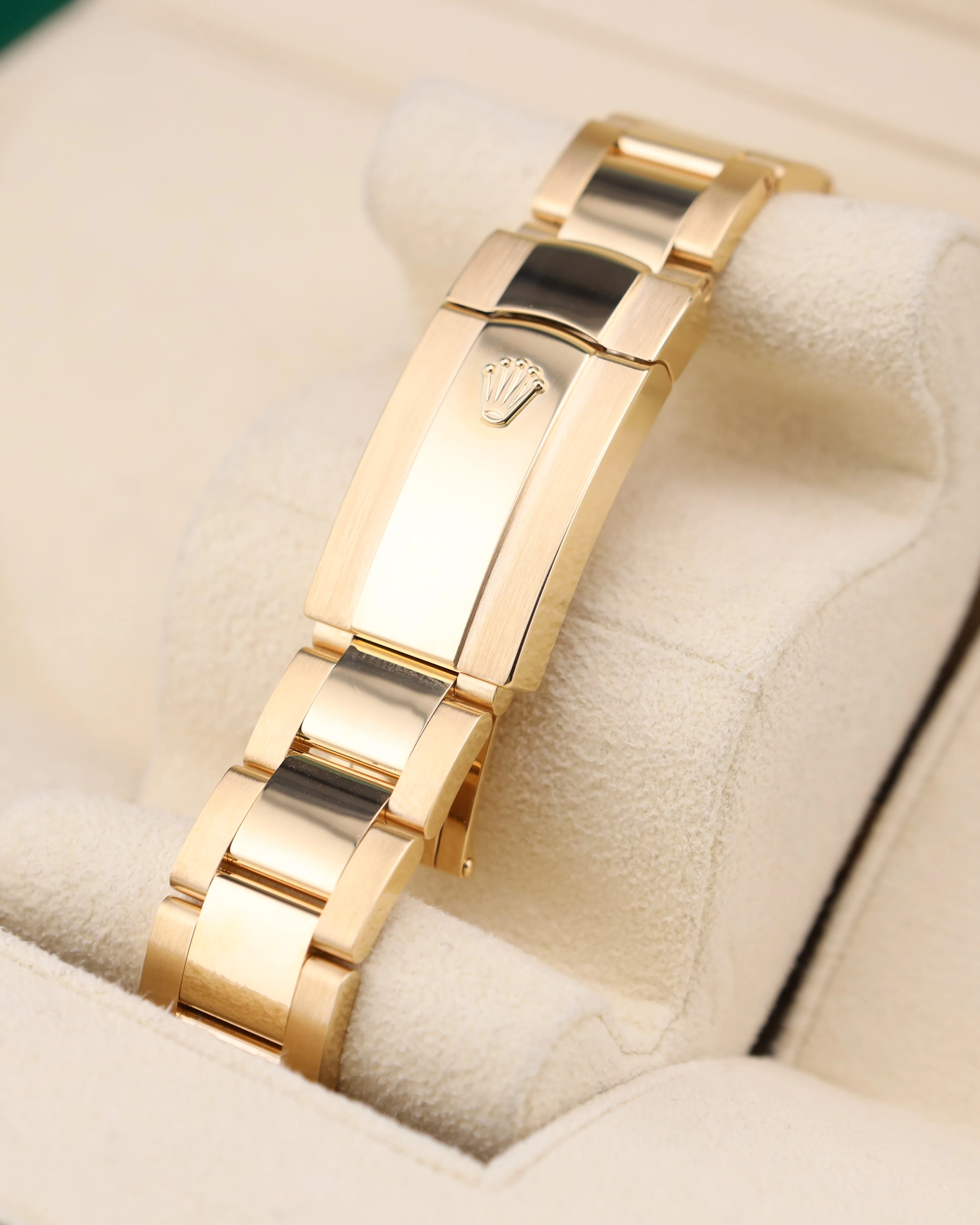 Rolex Sky-Dweller White Dial 18K Yellow Gold Oyster 326938 - Image 8