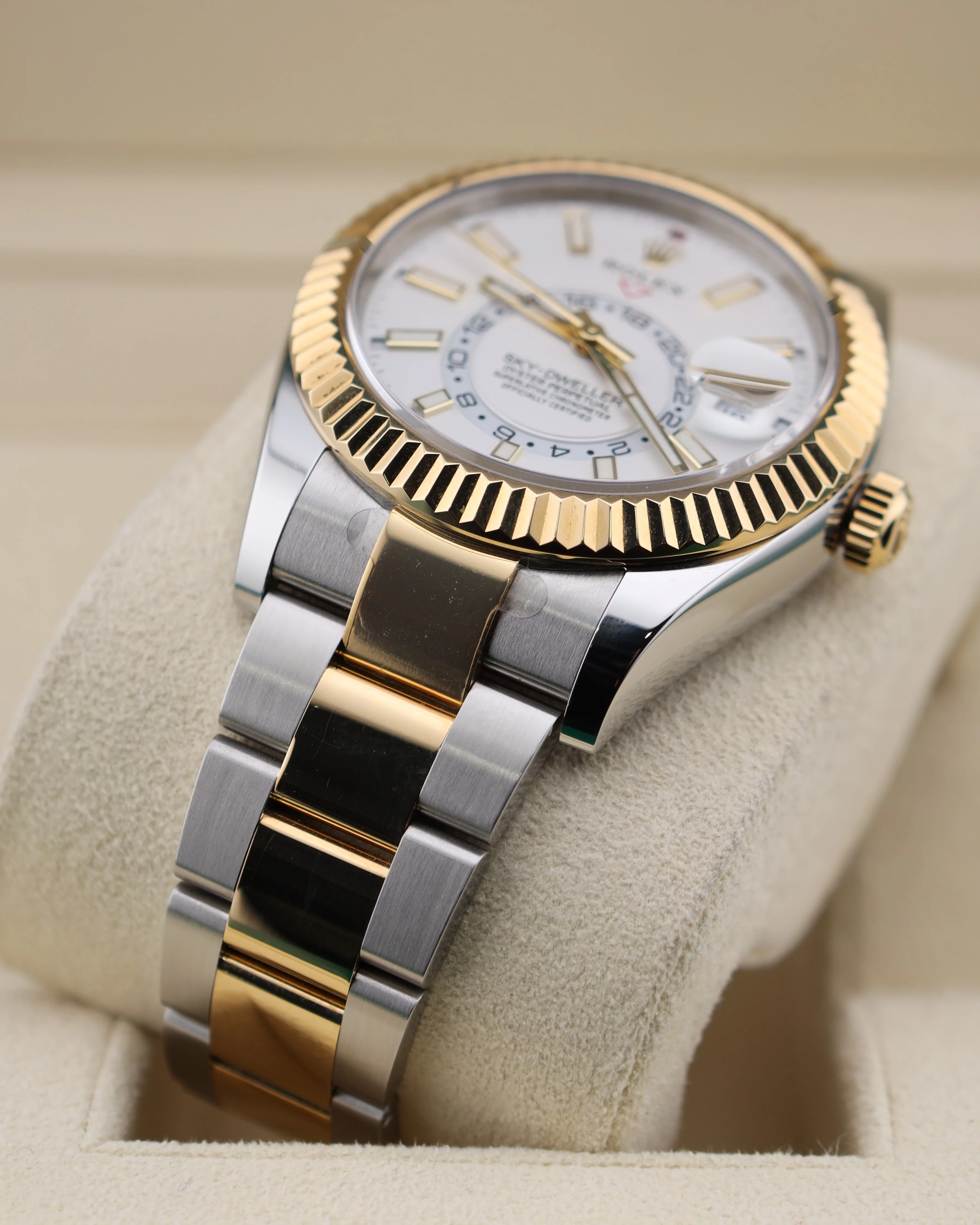 Rolex Sky-Dweller White Dial on Oyster Two Tone 326933 - Image 4