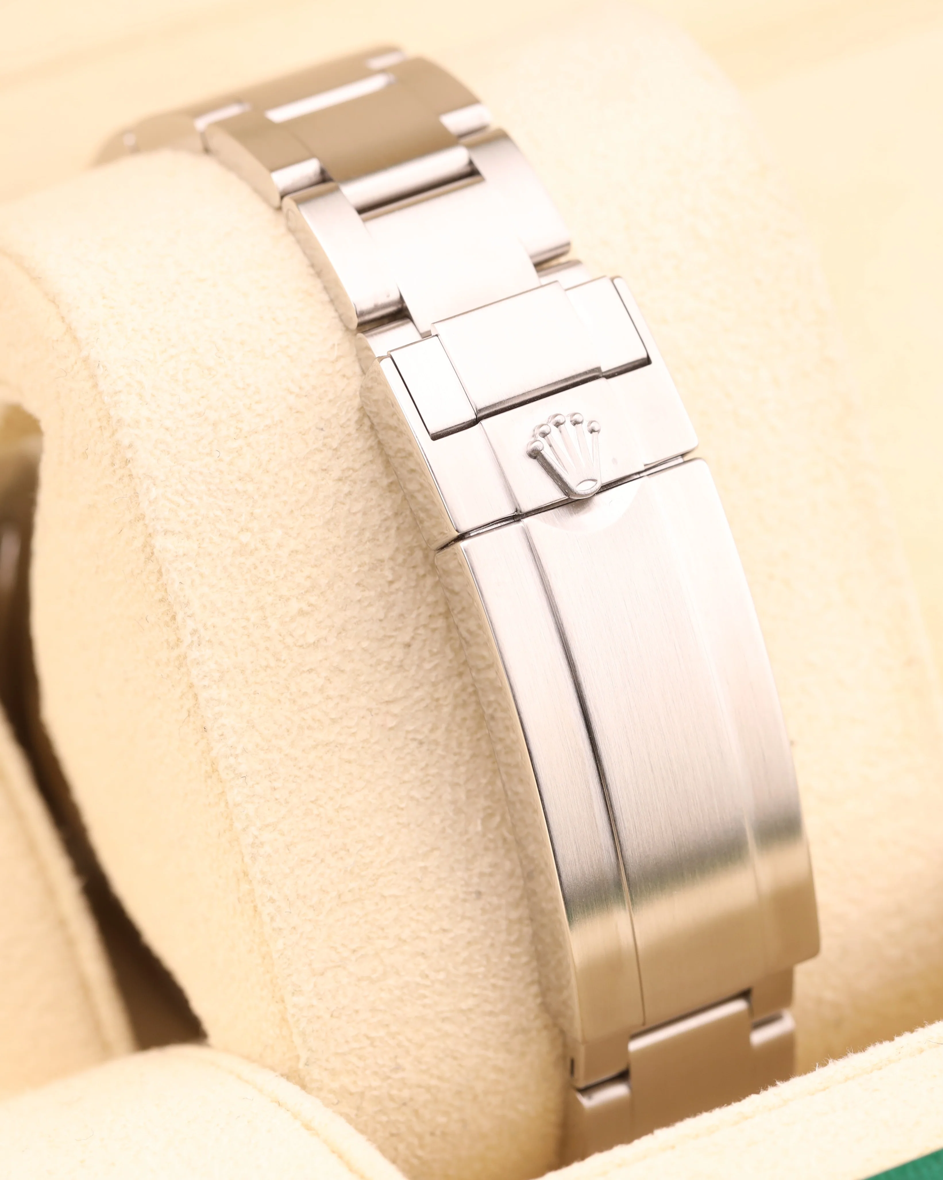Rolex Submariner Date HULK Green Dial Oyster 116610LV - 2017 - Image 6