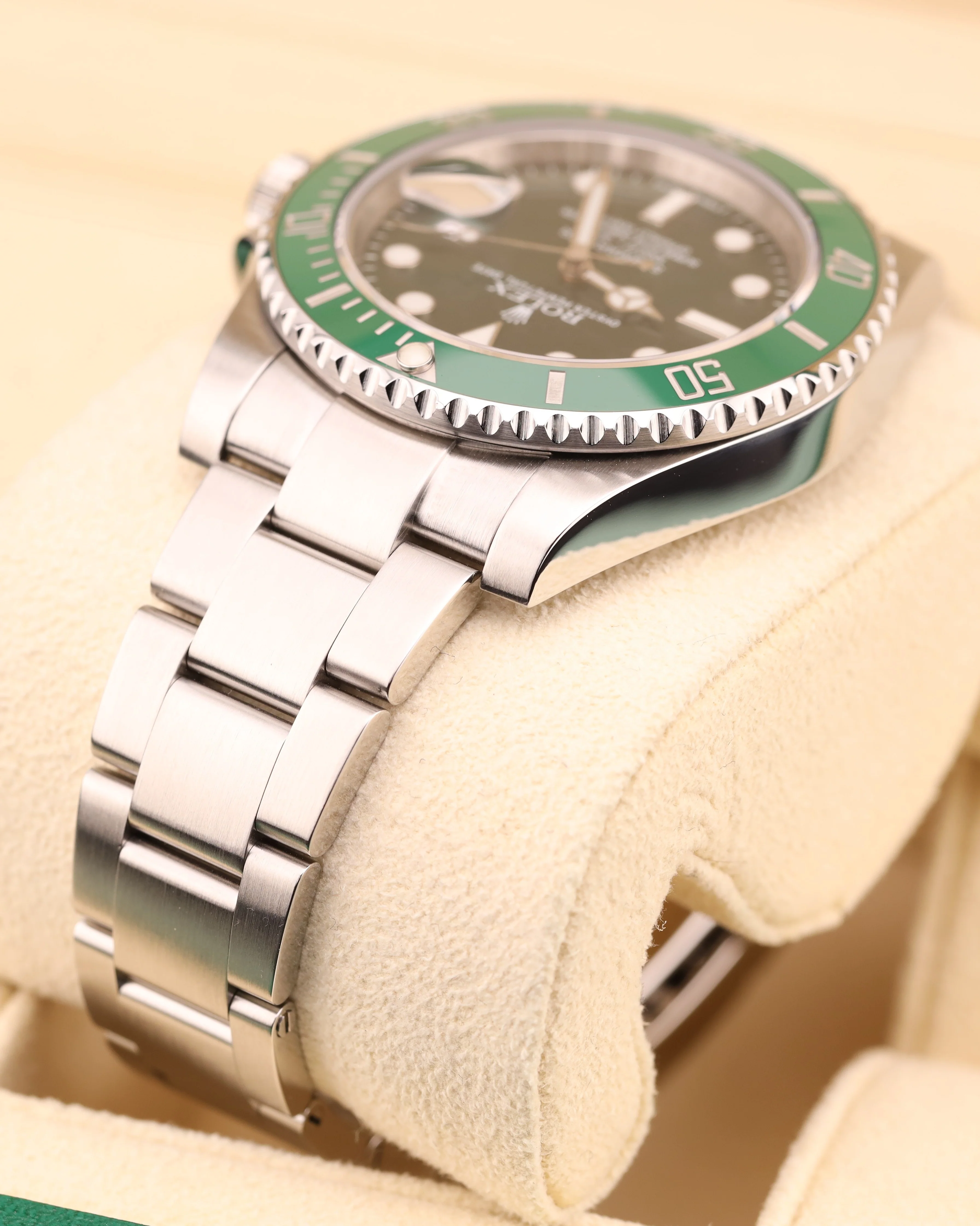 Rolex Submariner Date HULK Green Dial Oyster 116610LV - 2017 - Image 8