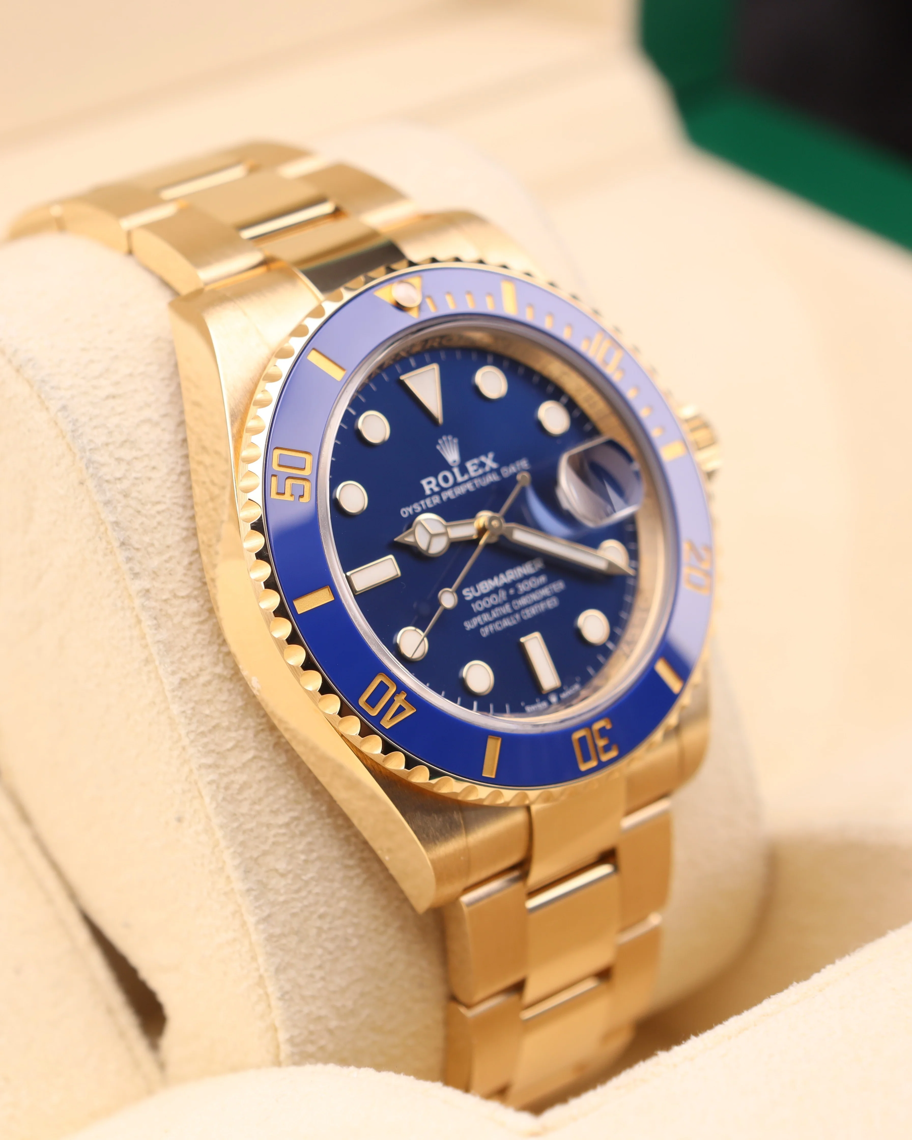 Rolex Submariner Date 41 Bluesy Yellow Gold Oyster 126618LB - Image 3