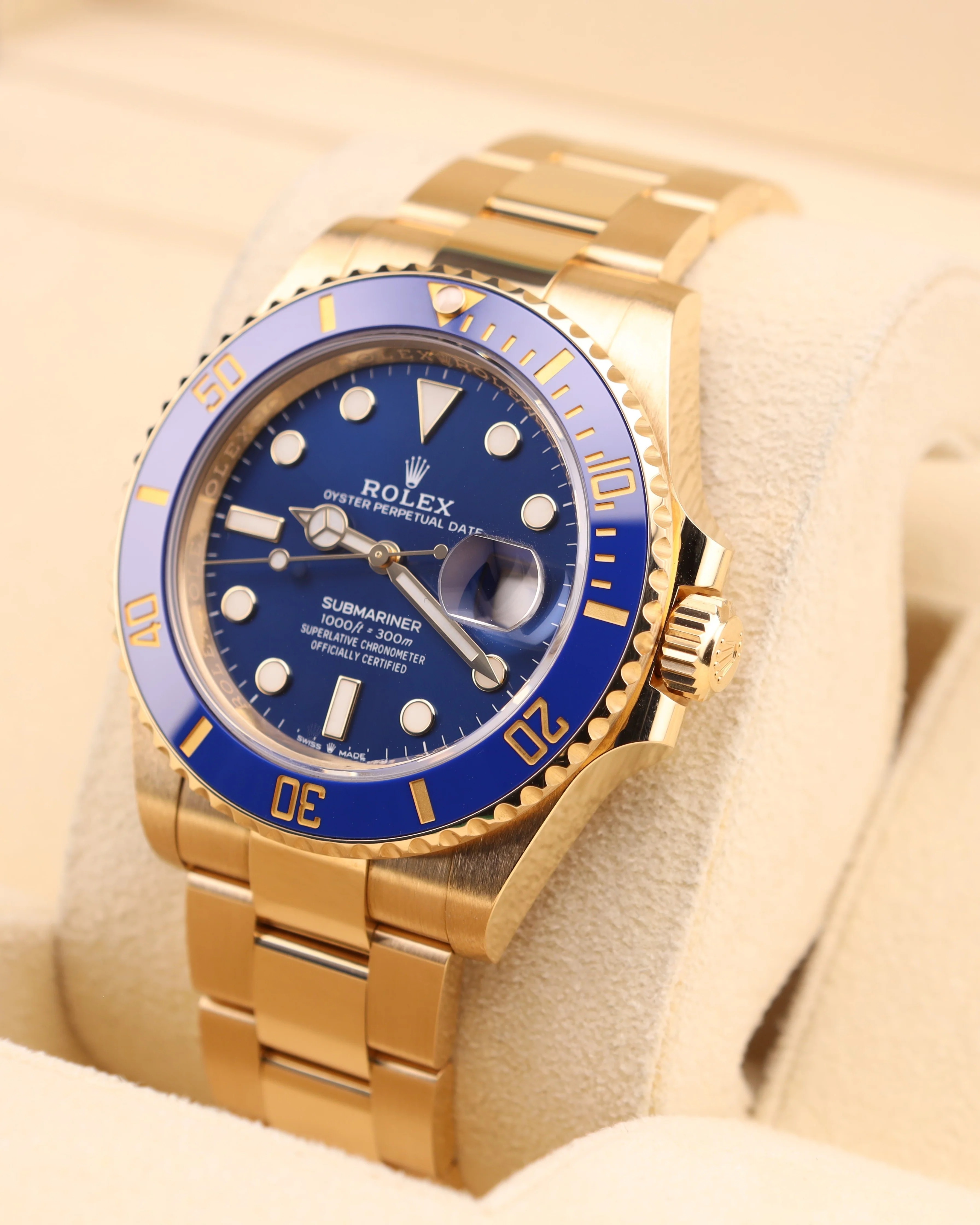 Rolex Submariner Date 41 Bluesy Yellow Gold Oyster 126618LB - Image 4