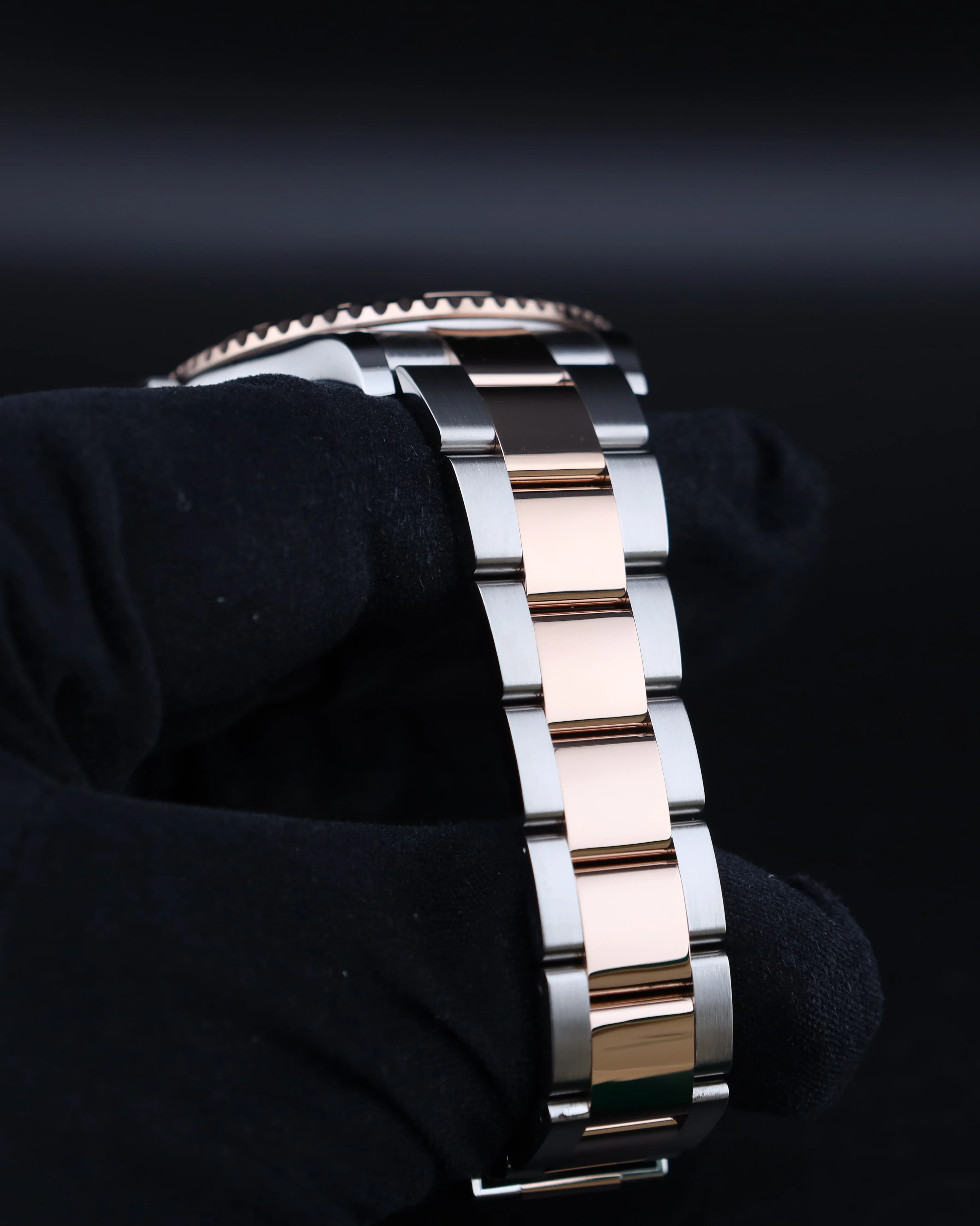 Rolex Yacht-Master 40 Black DIal Rose Gold 126621 - Image 10