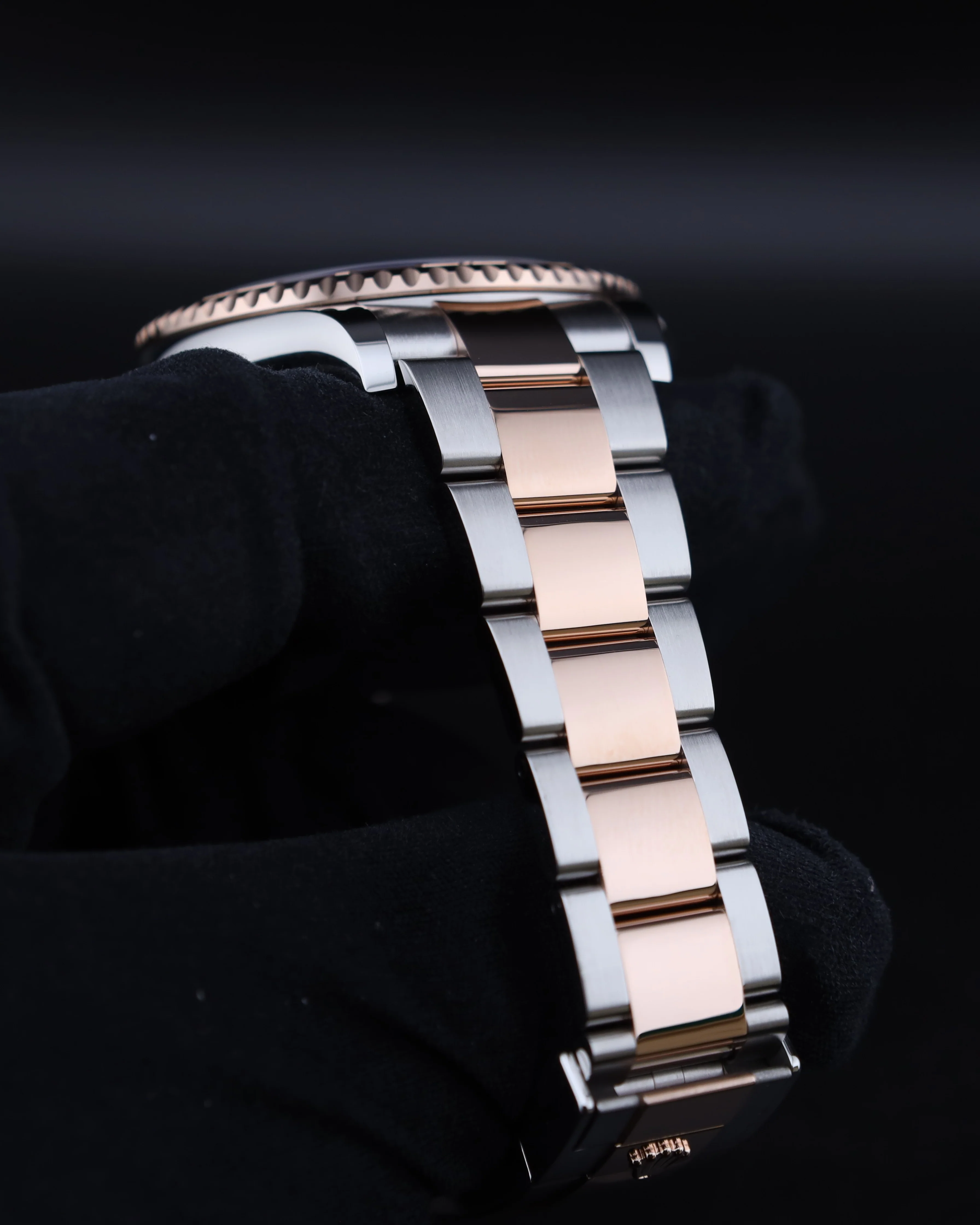 Rolex Yacht-Master 40 Black DIal Rose Gold 126621 - Image 9