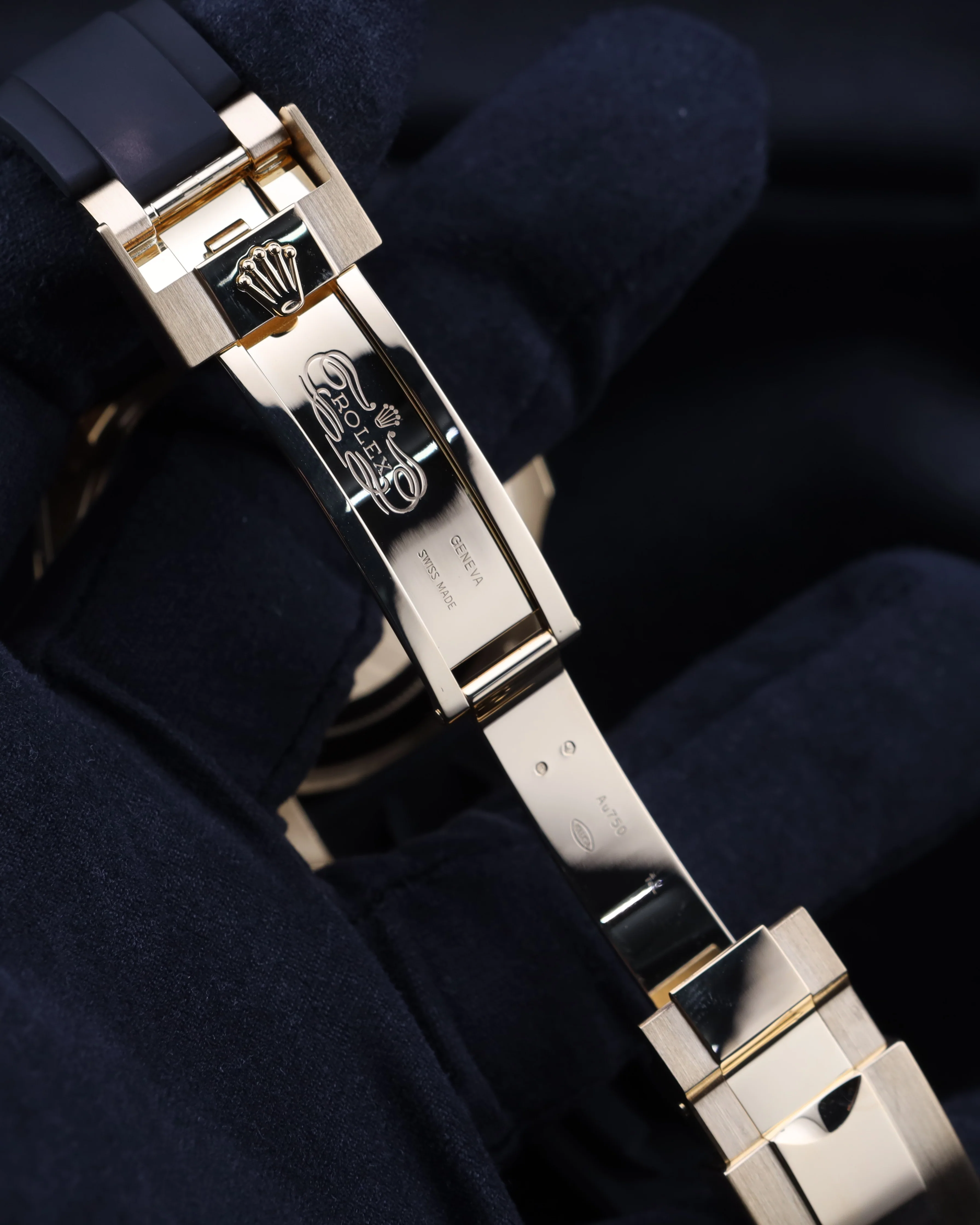 Rolex Yacht-Master 42 Black Dial Yellow Gold on Oysterflex 226658 - Image 11